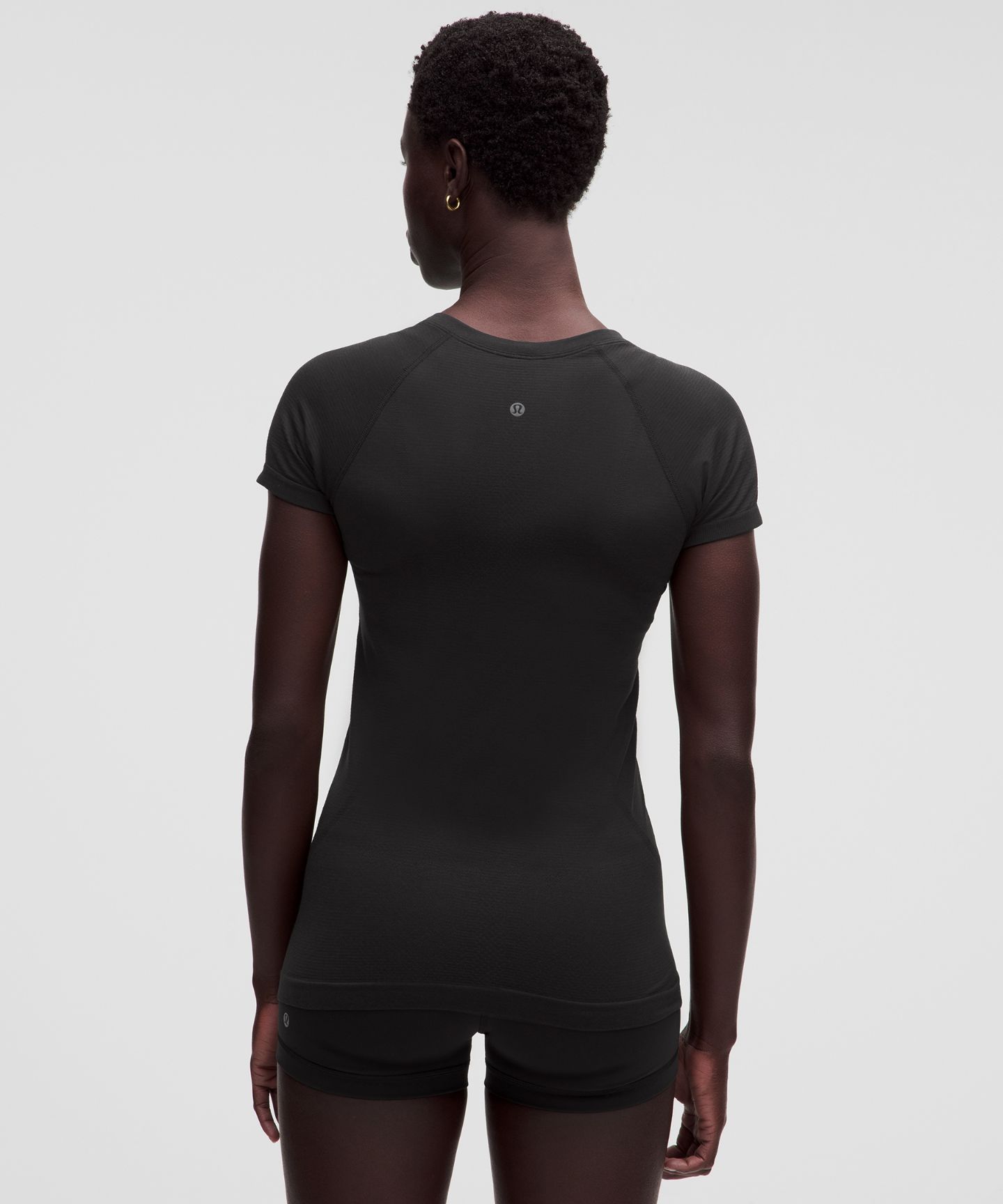 Женская футболка Lululemon Swiftly Tech 2.0 с коротким рукавом, цвет: Чёрный — фото 3