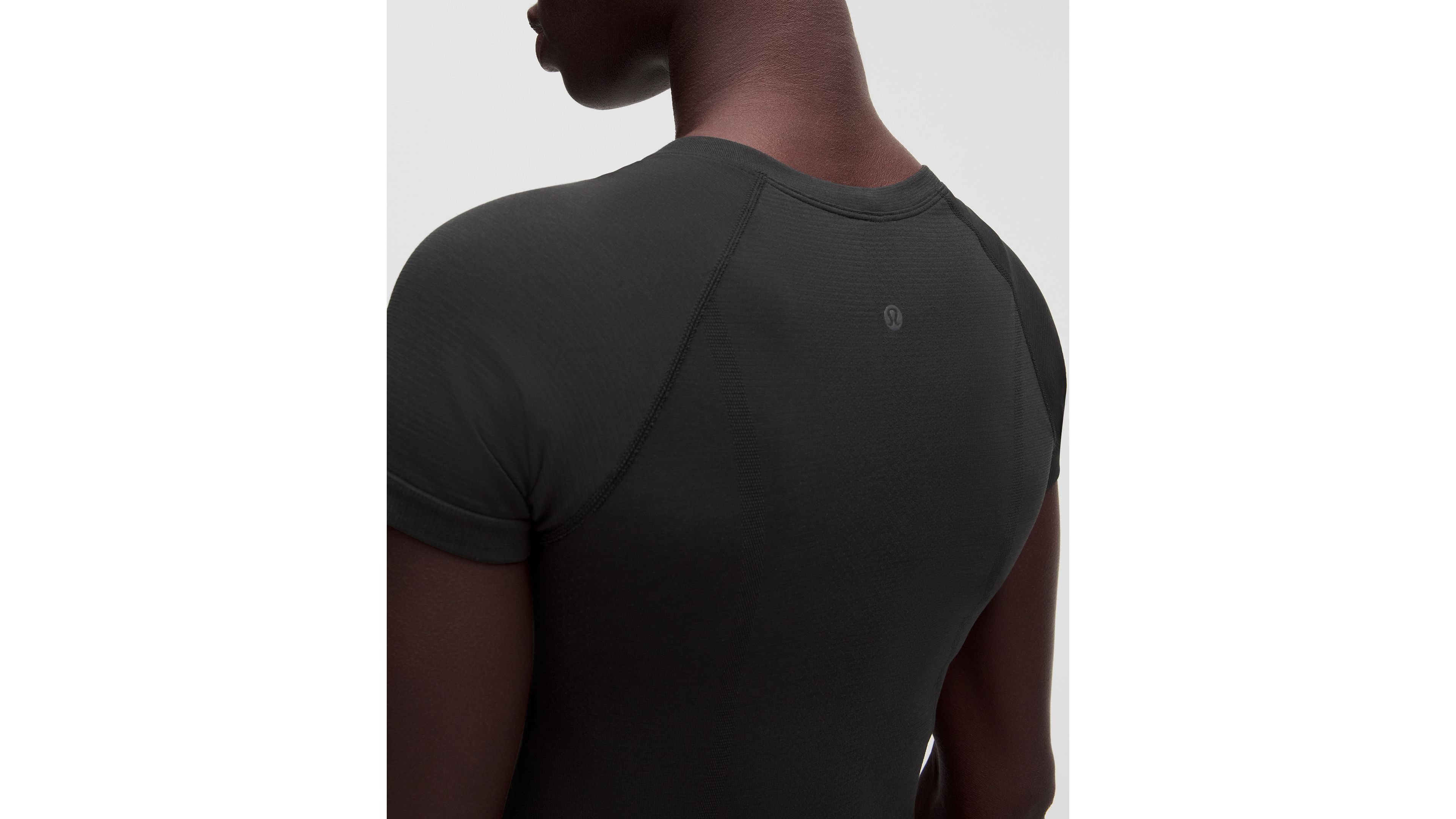 Swiftly Tech Short-Sleeve Shirt 2.0 *Hip Length