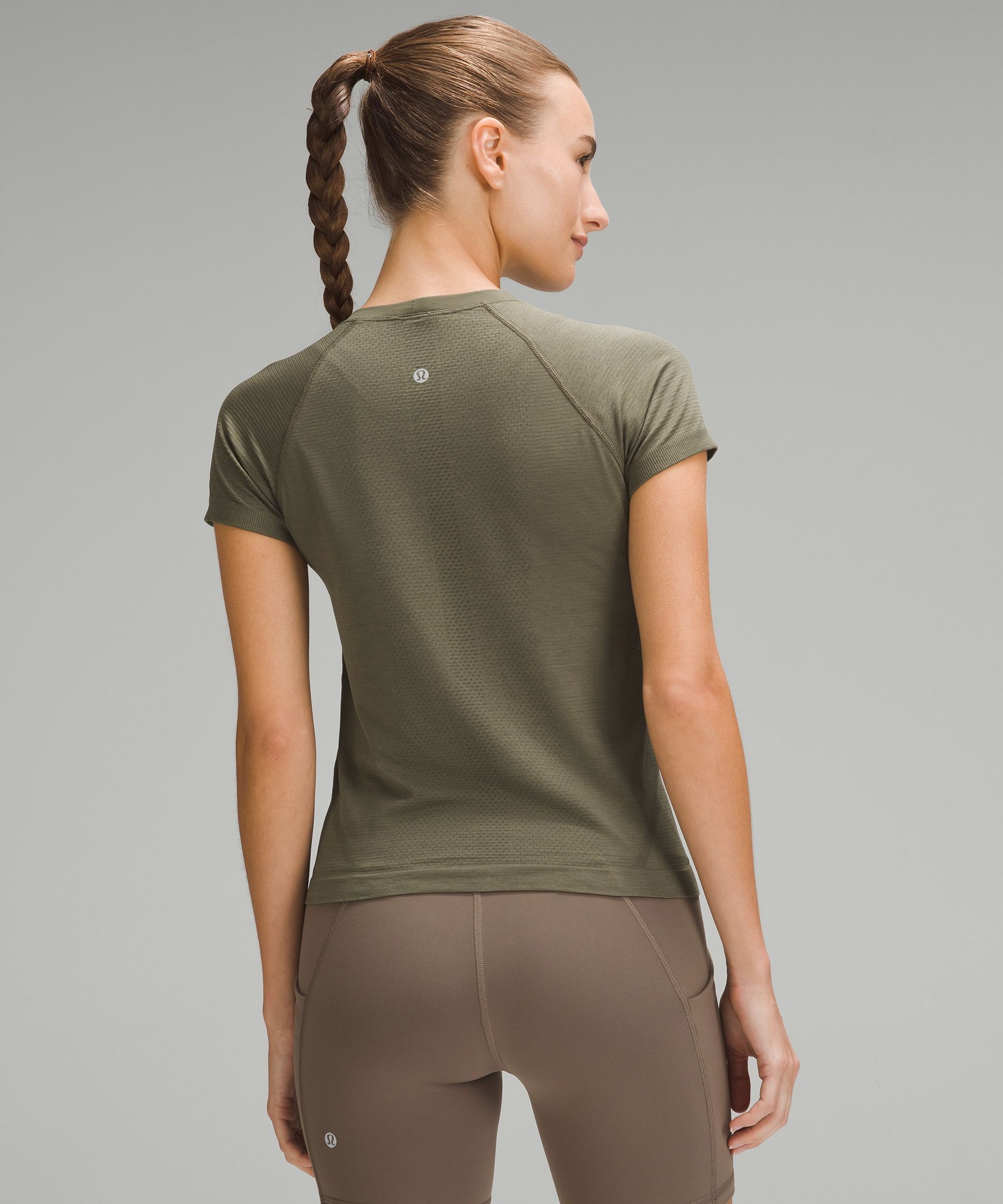 Swiftly Tech Cropped Short-Sleeve Shirt 2.0, Women's Short Sleeve Shirts &  Tee's