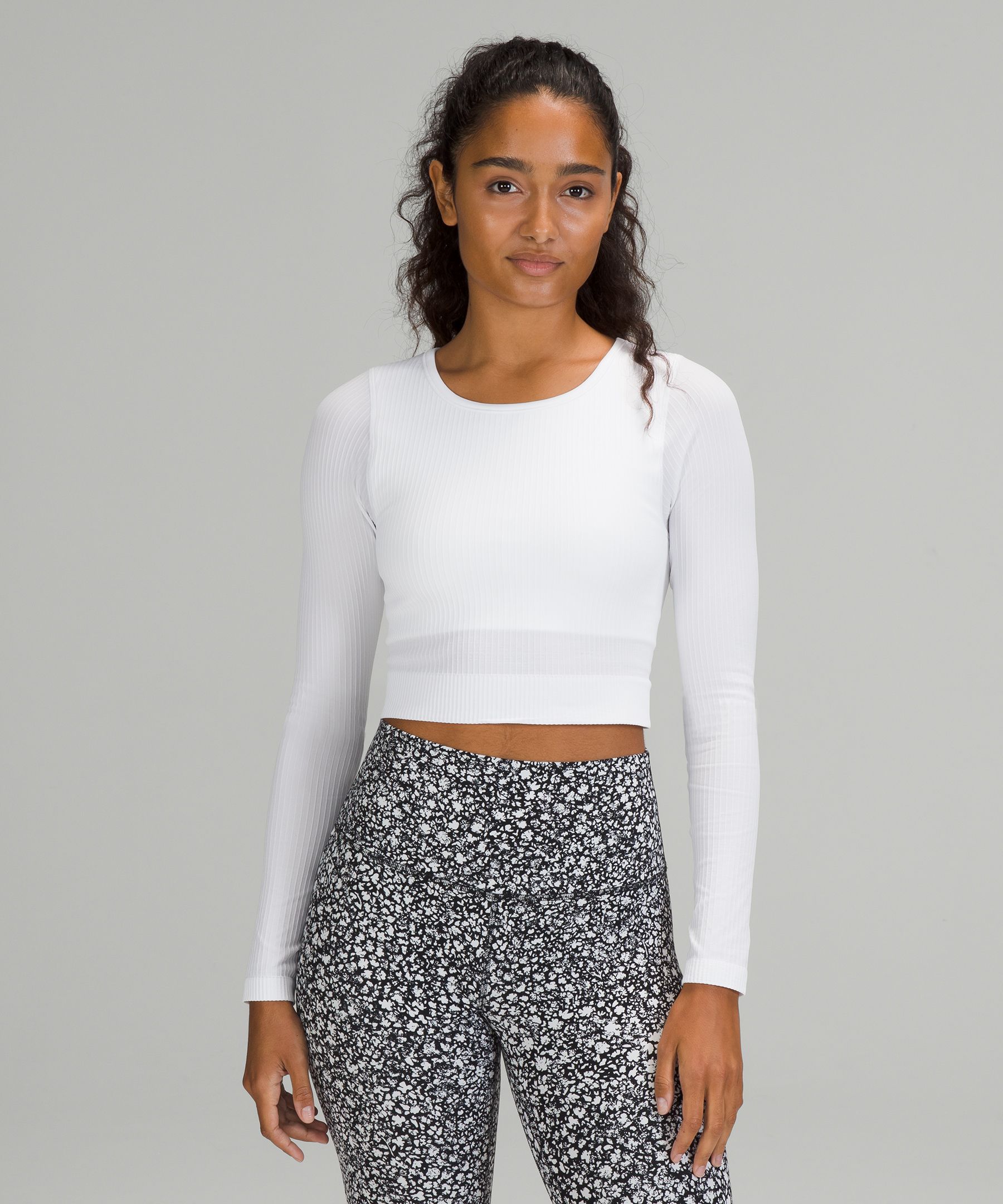 https://images.lululemon.com/is/image/lululemon/LW3DZNS_0002_1?size=800,800