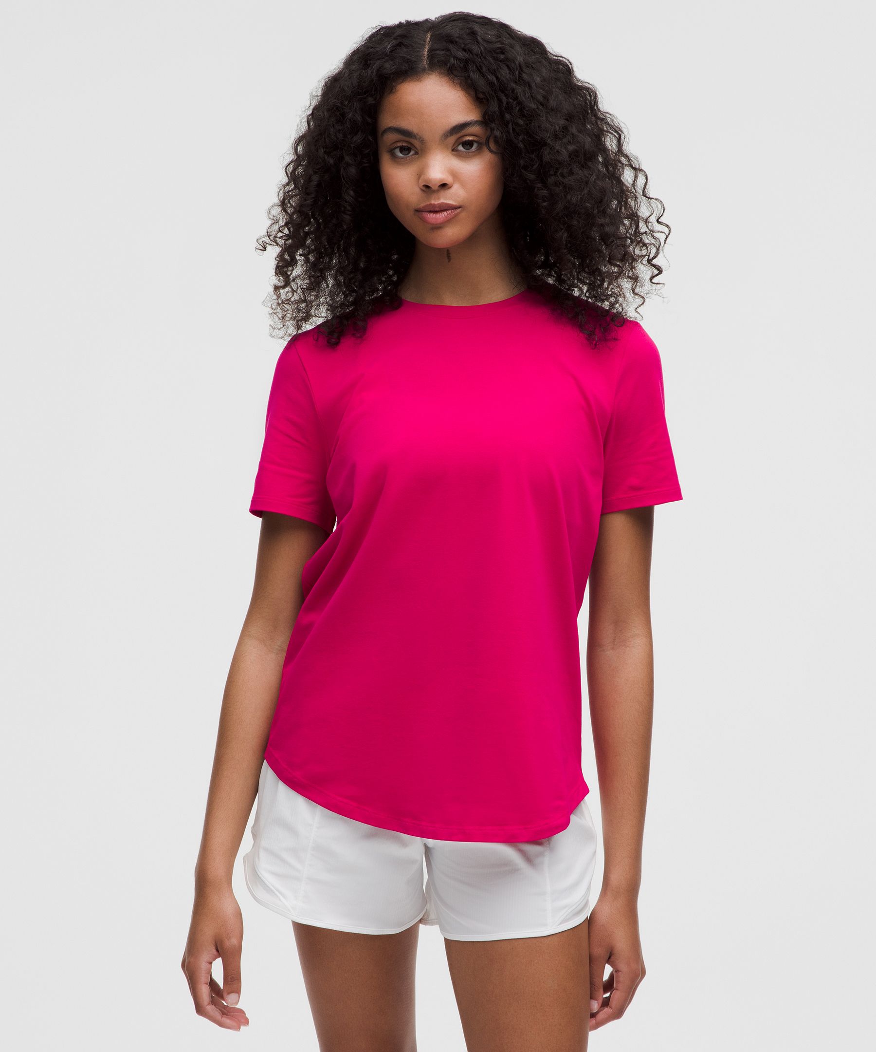 Love Curved-Hem Crewneck T-Shirt - Pink