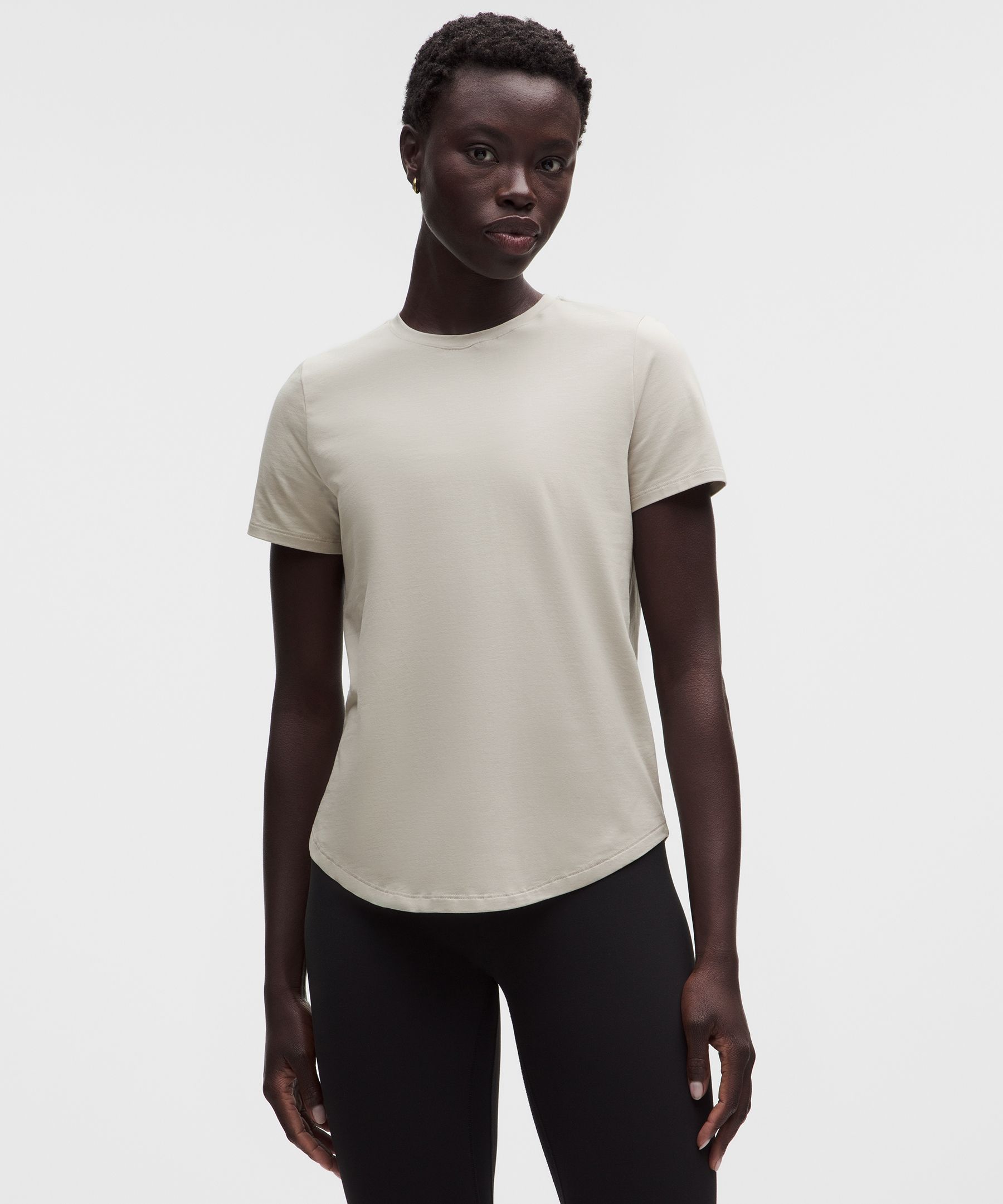 六本木店限定 lululemon ルルレモン ラブクルー Tシャツ Love クルーネックTシャツ | ショートスリーブ | Lululemon JP