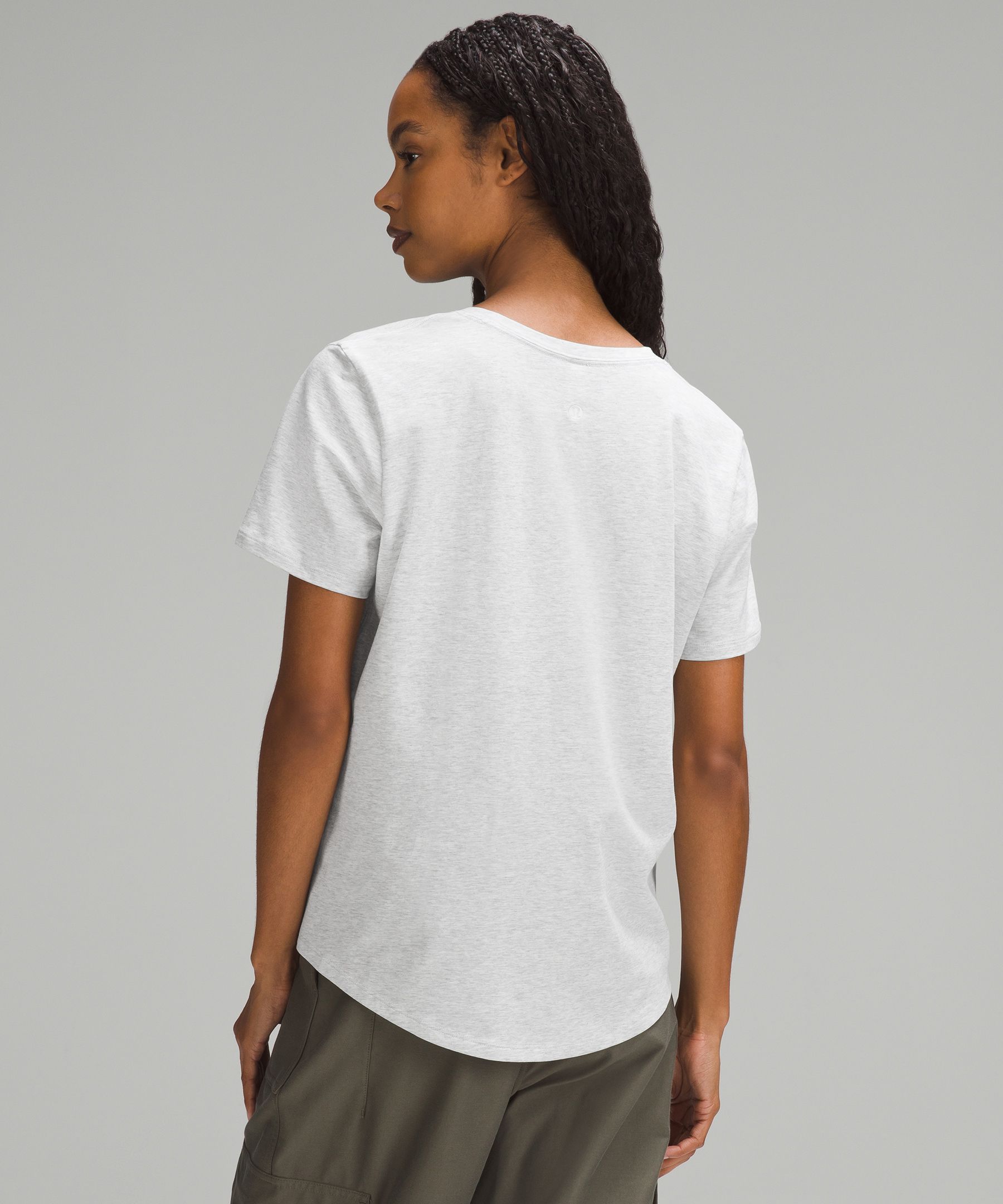 lululemon – Women's Love V-Neck T-Shirt – Color Light Grey/Grey