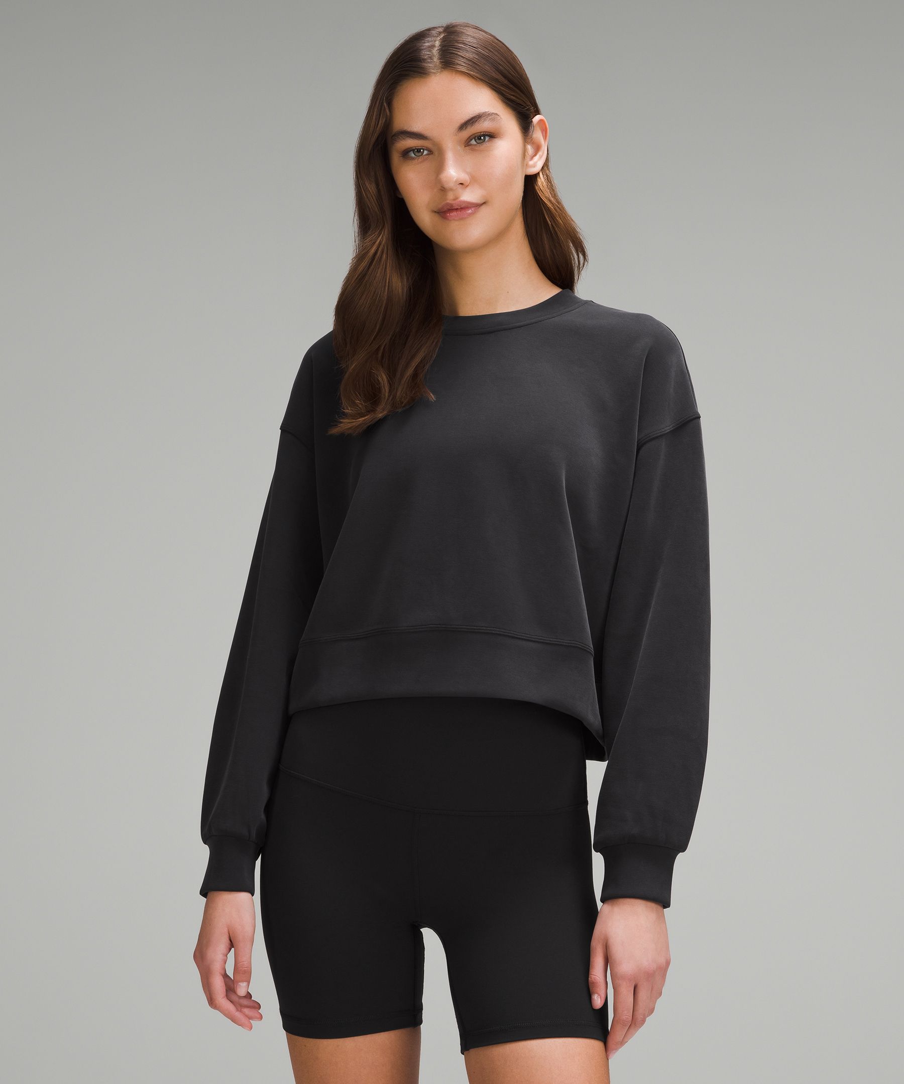 Fundamental Cropped Crew Neck Sweatshirt in Limestone