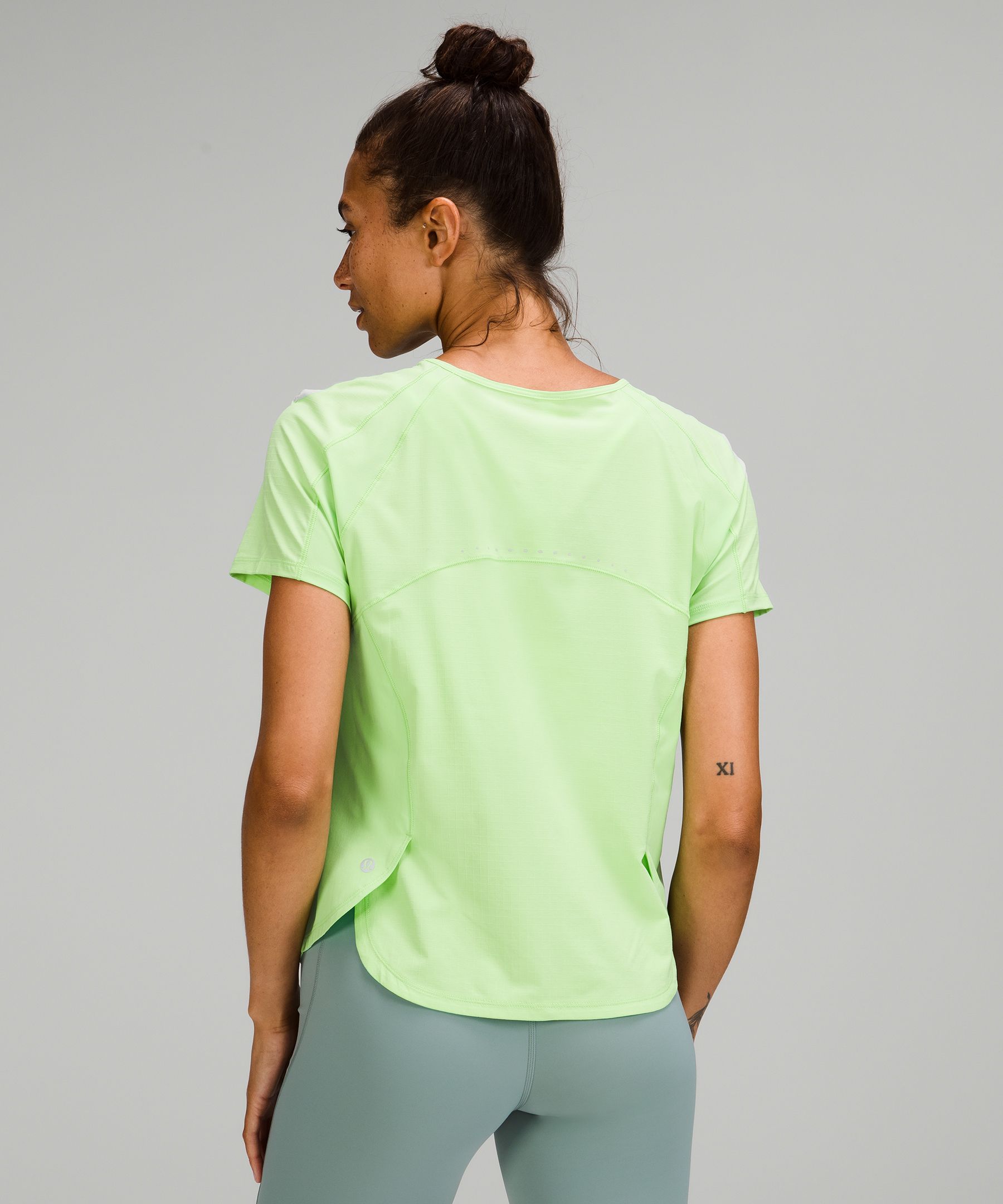 Lululemon Athletica Solid Green Short Sleeve T-Shirt Size 8 - 35% off