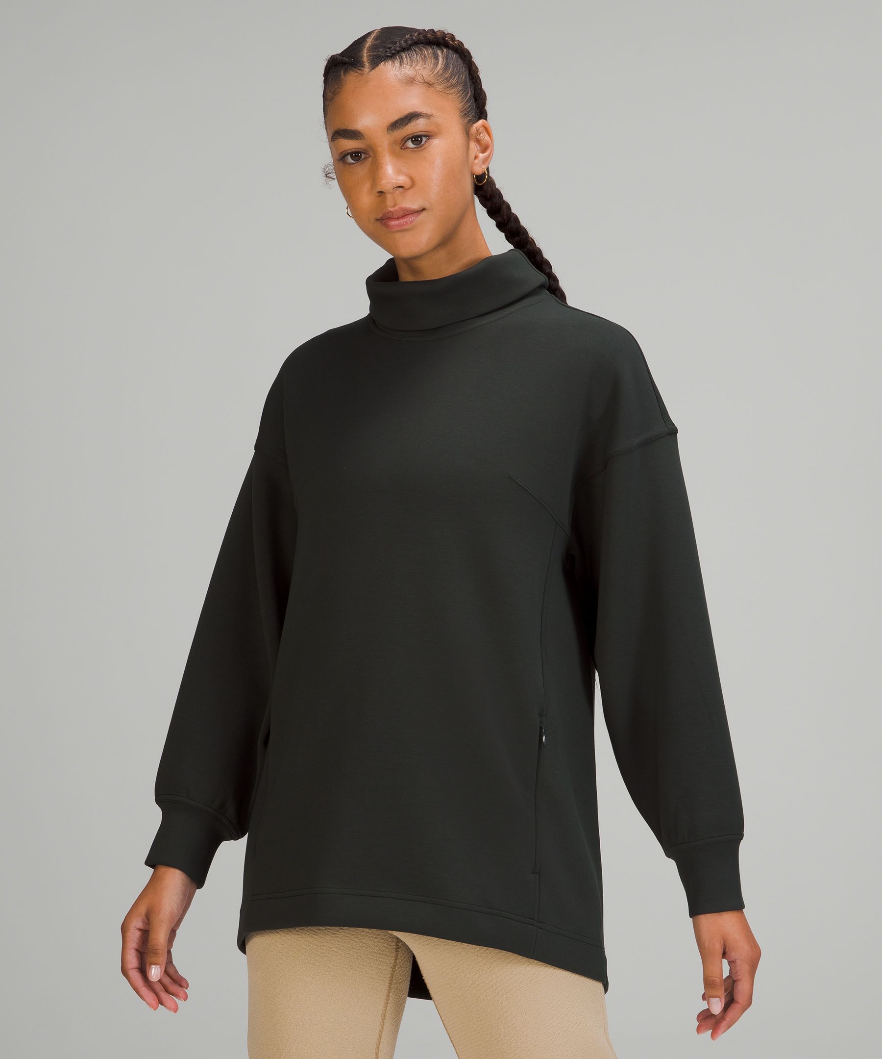 Turtleneck with shop writing on neck