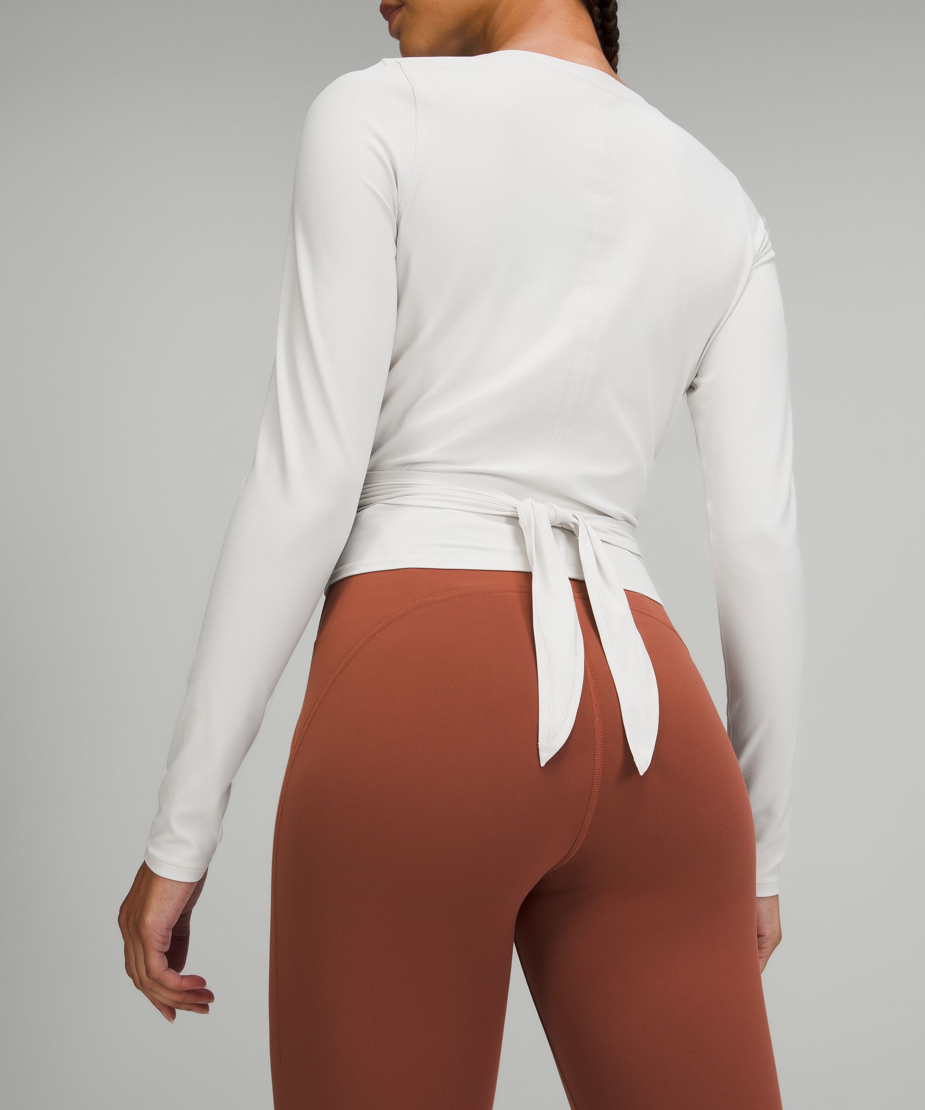 https://images.lululemon.com/is/image/lululemon/LW3FUTS_047748_5?size=800,800