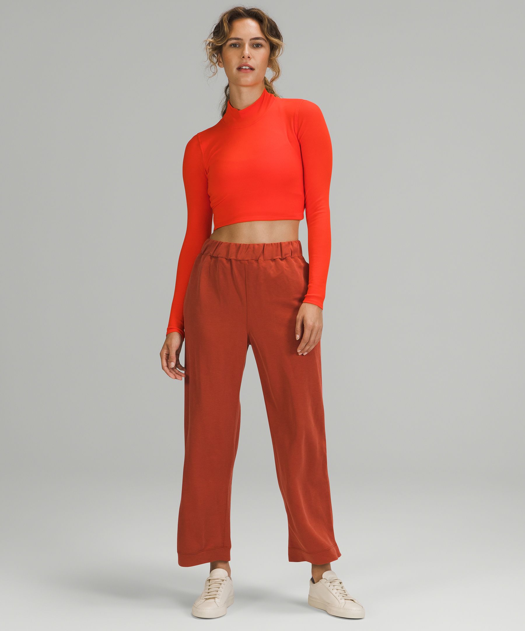 My love for lulu's long sleeved cut out crops continue with the