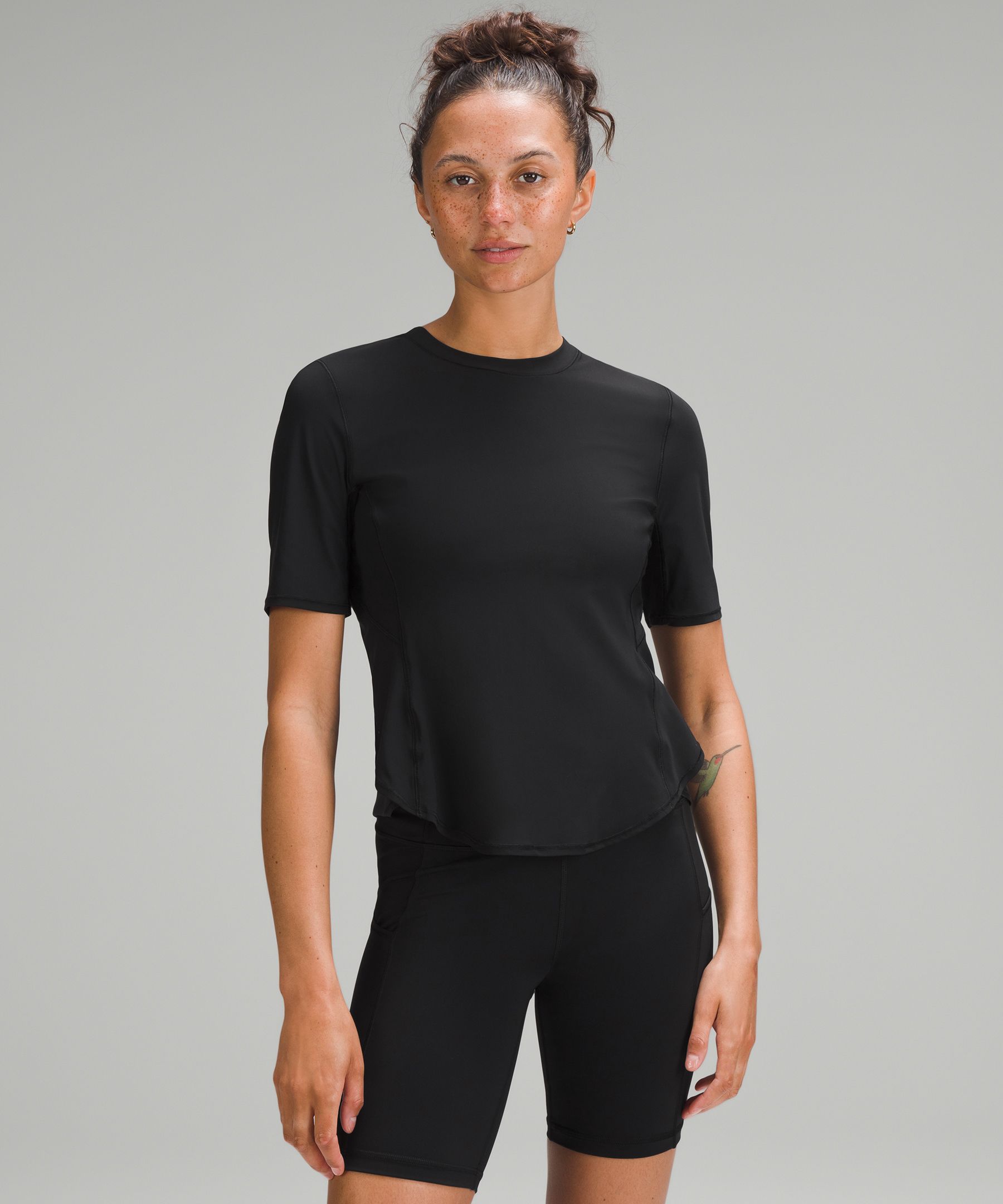 Lululemon Black Short Sleeve Tech Tee T-shirt Top Ruched Back Runner Up Size  4/6