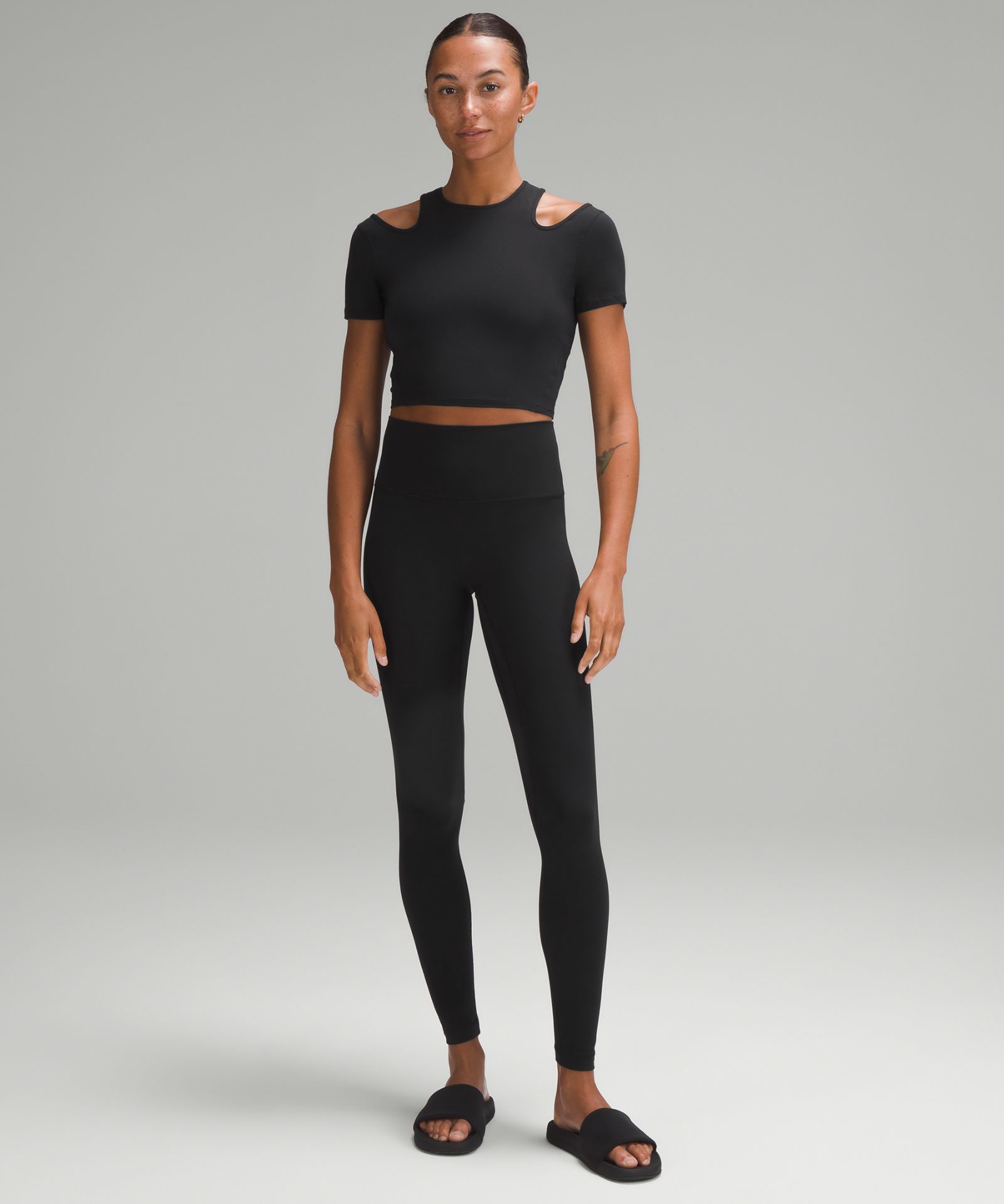 Lululemon Shoulder Cut-Out Yoga T-Shirt — фото 2