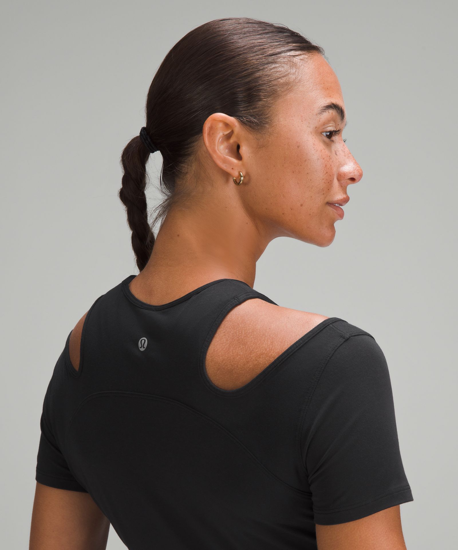 Lululemon Shoulder Cut-Out Yoga T-Shirt — фото 5