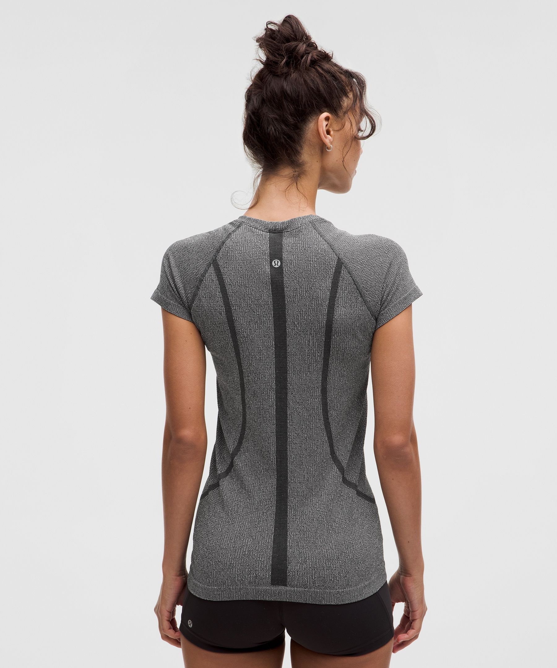 lululemon Women s Swiftly Tech Short Sleeve Shirt 2.0 Hip Length Size 14 Grey