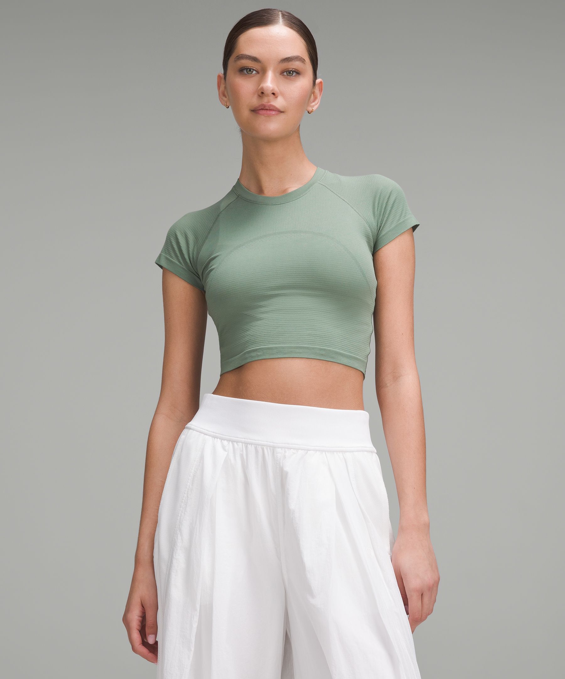 Swiftly Tech Cropped Short-Sleeve Shirt 2.0 | Women's Short Sleeve Shirts & Tee's