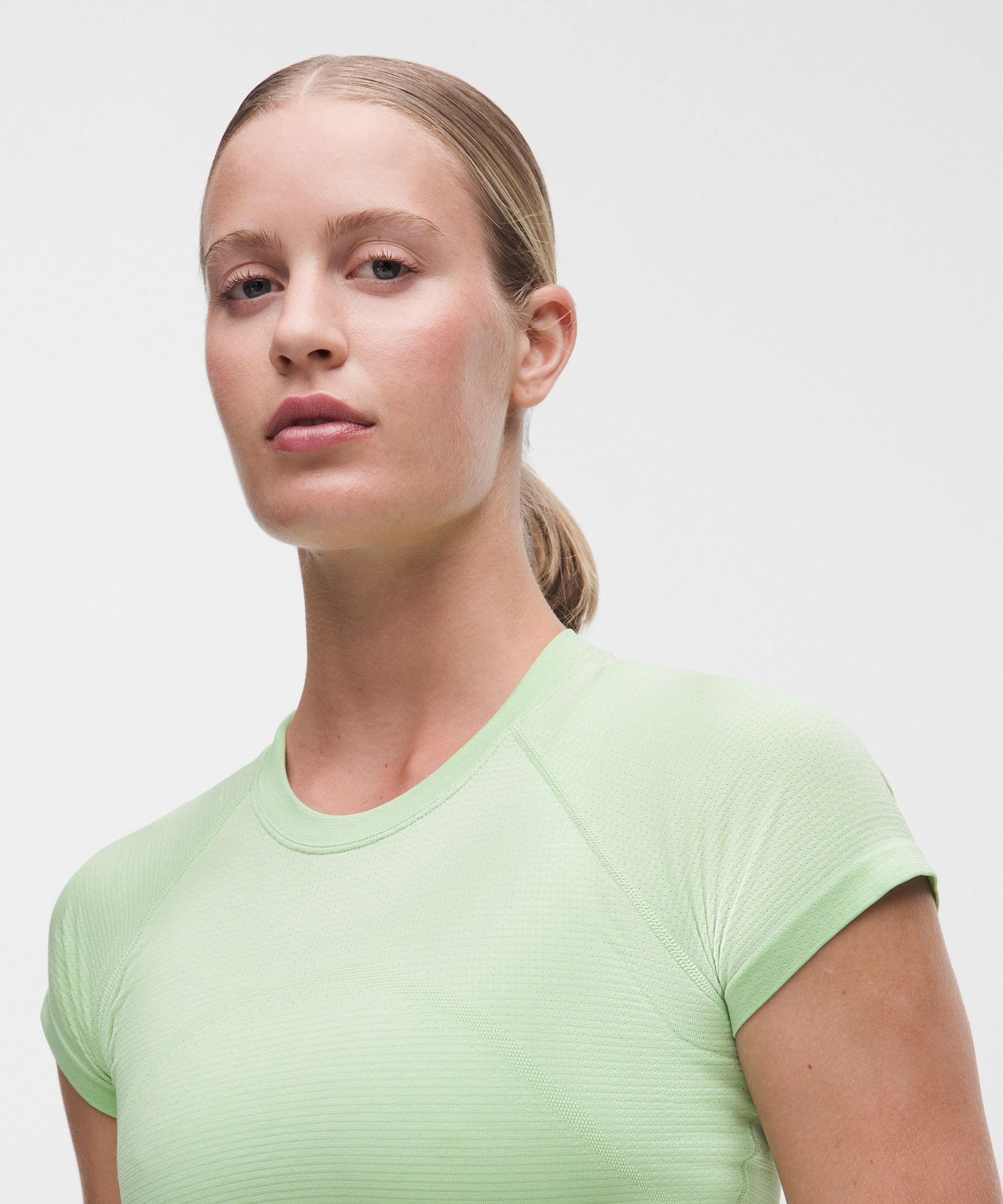 Swiftly Tech Cropped Short-Sleeve Shirt 2.0