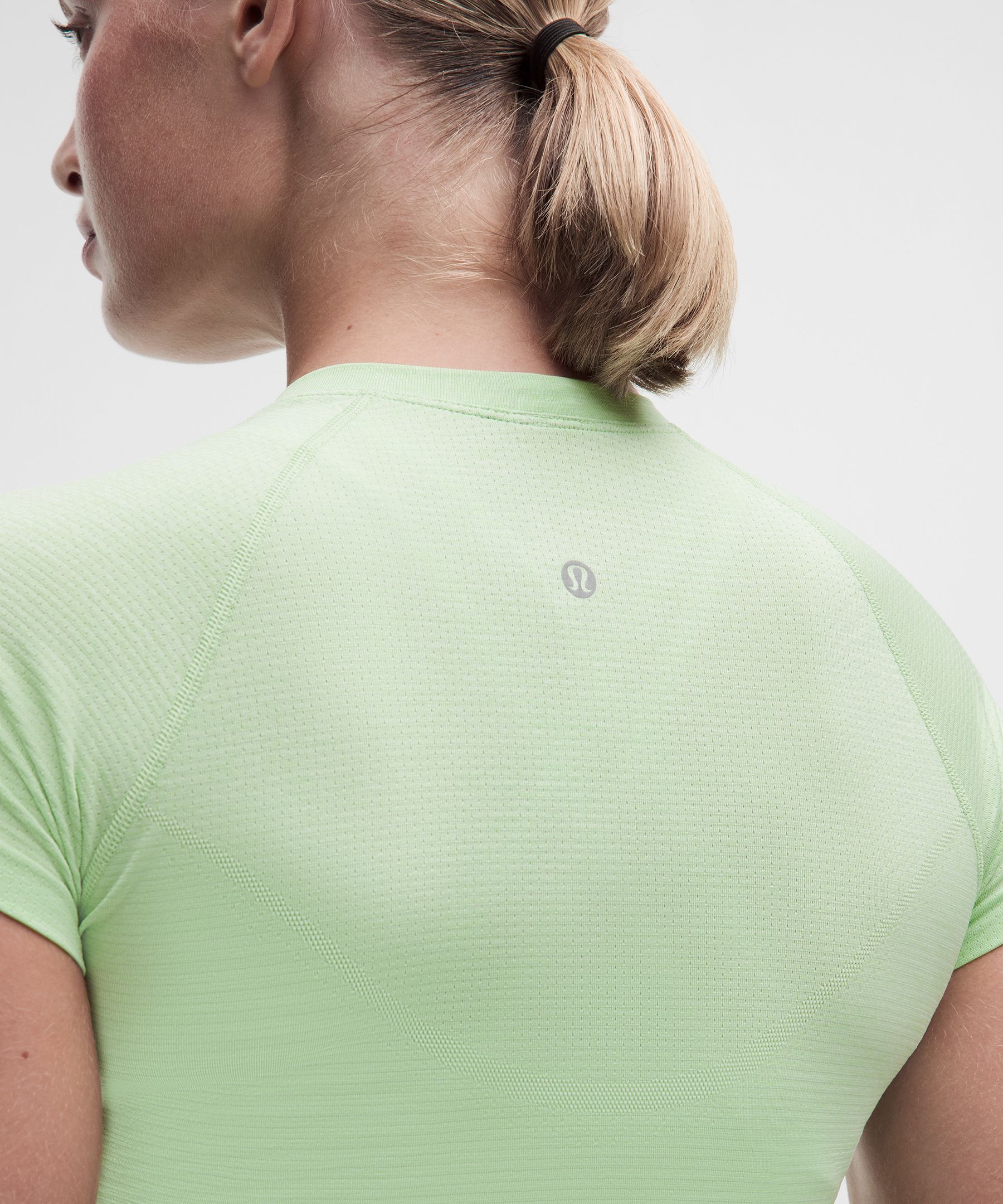 Swiftly Tech Cropped Short-Sleeve Shirt 2.0