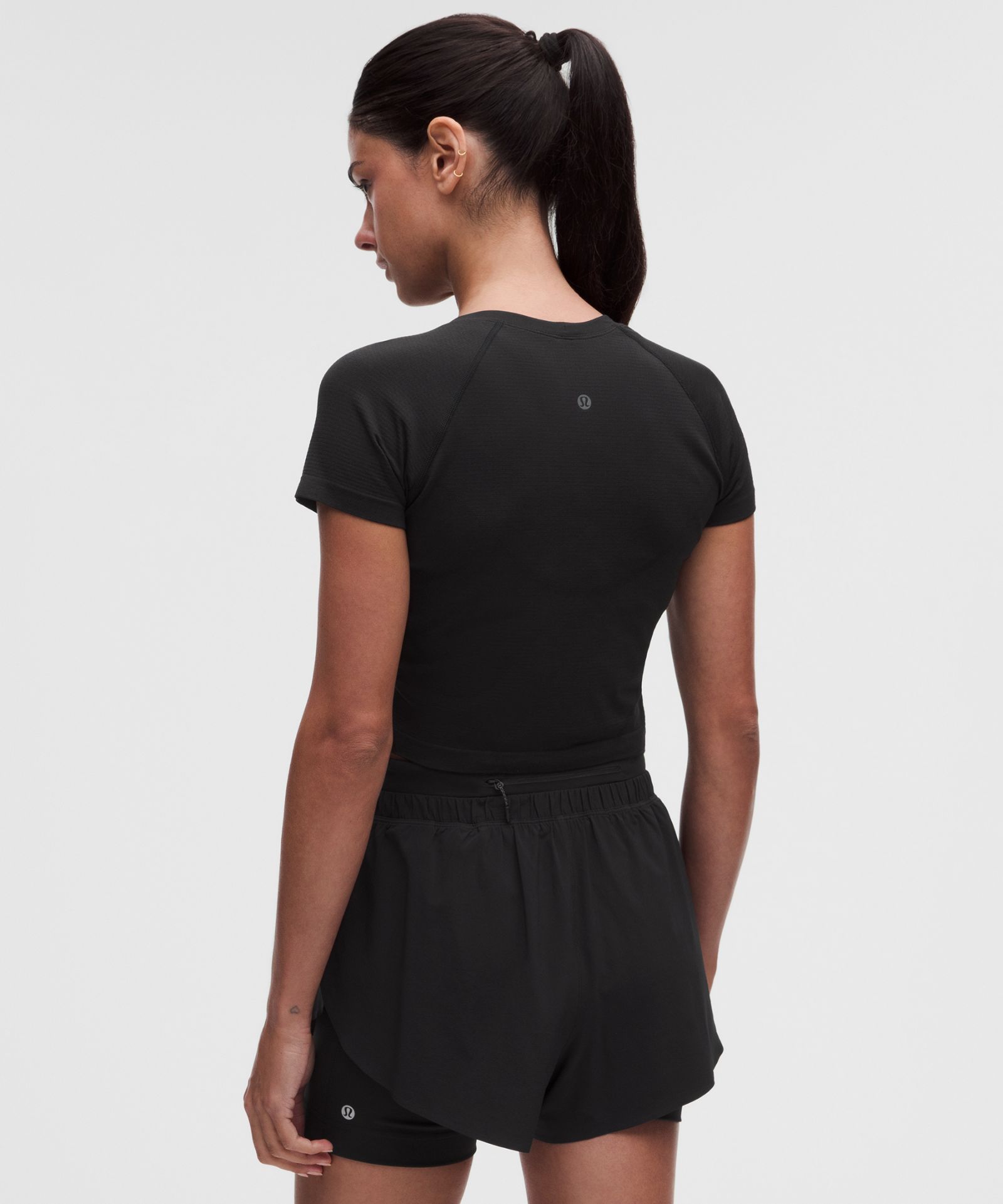 Женская укороченная футболка Lululemon Swiftly Tech 2.0 — фото 3