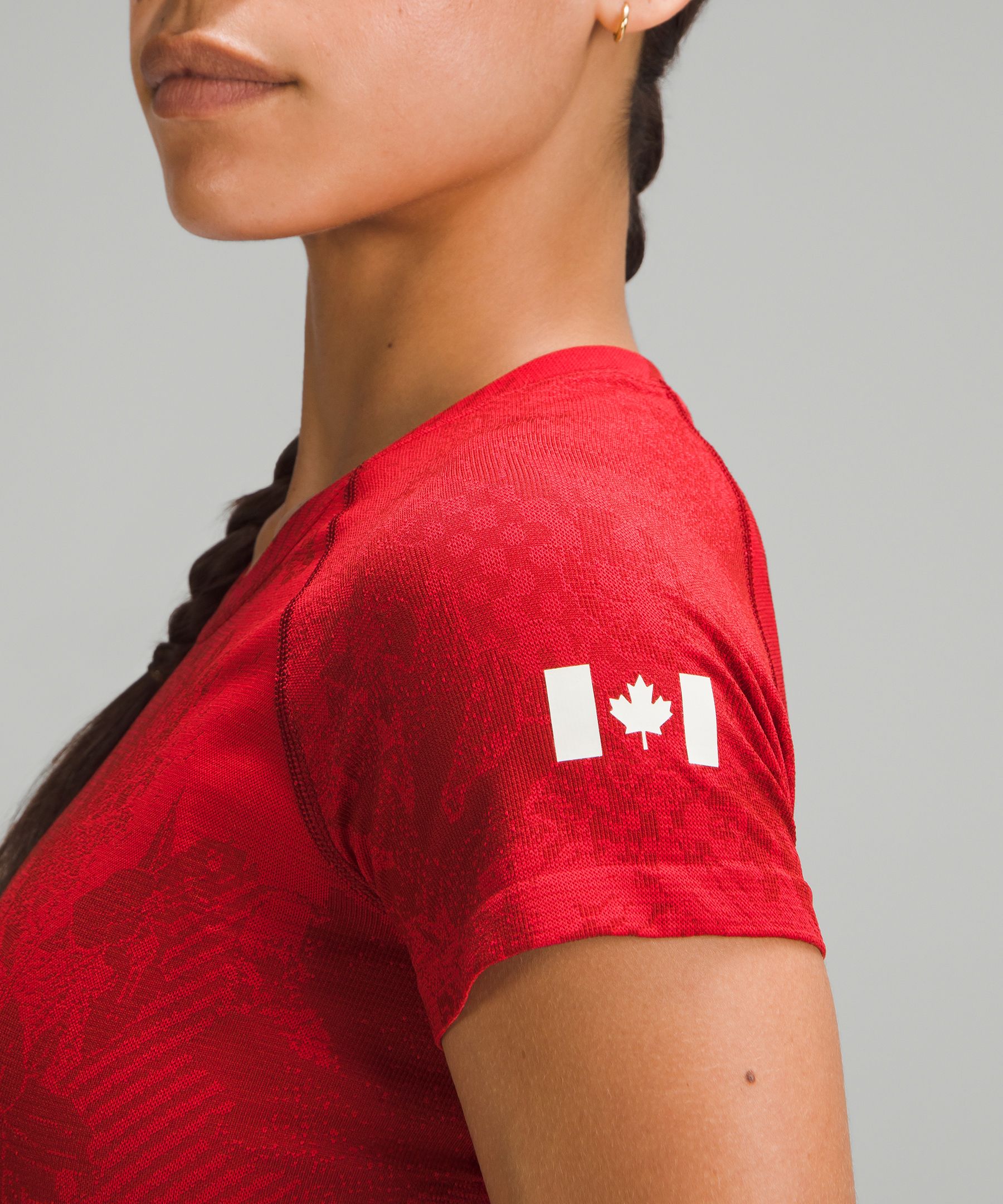 Team Canada Swiftly Tech Short-Sleeve Shirt 2.0 Hip Length *CPC Logo | Women's Shirts