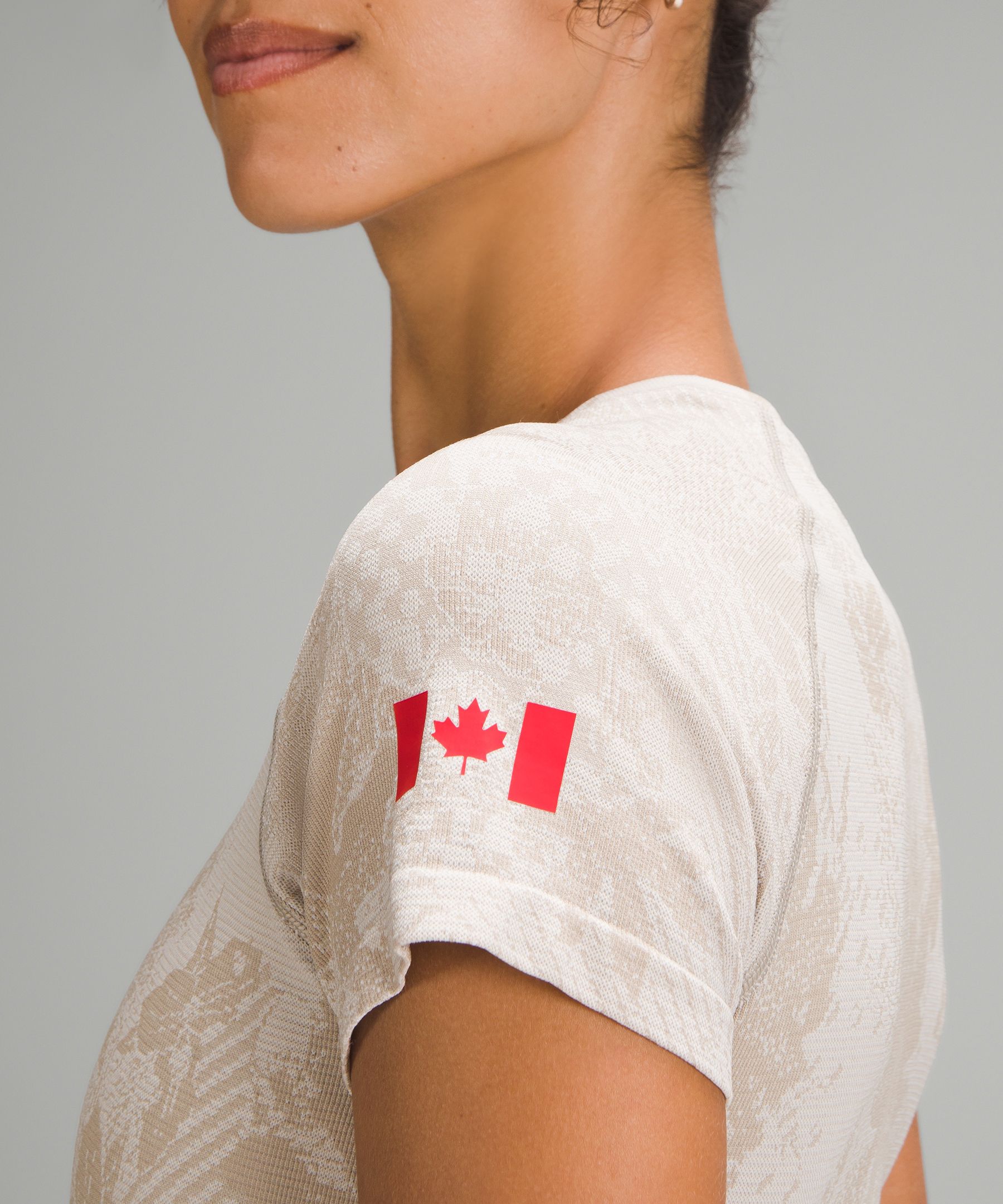 Team Canada Swiftly Tech Short-Sleeve Shirt 2.0 Hip Length *CPC Logo | Women's Shirts