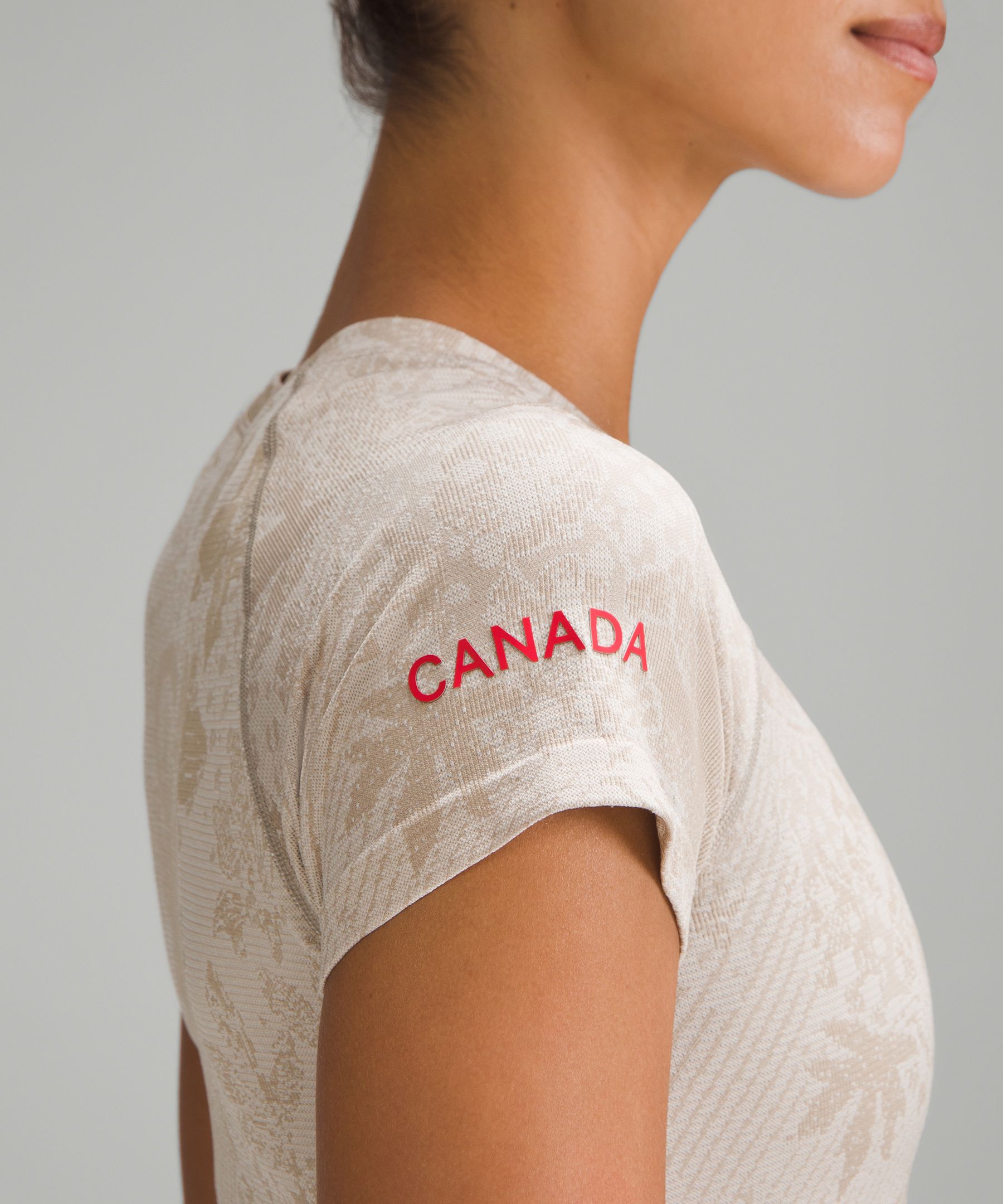 Team Canada Swiftly Tech Short-Sleeve Shirt 2.0 Hip Length *CPC Logo | Women's Shirts