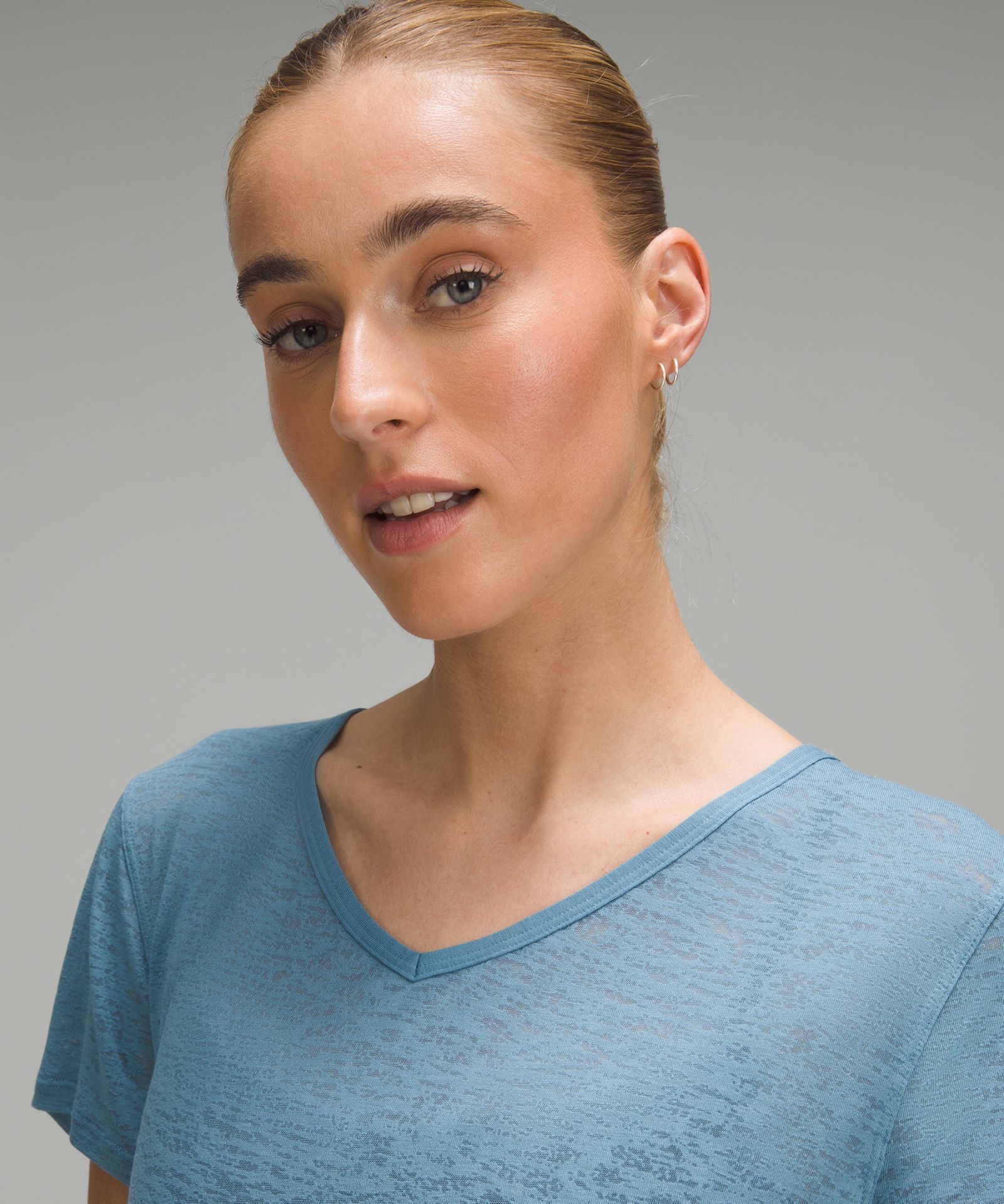 Lululemon Tie-Back Lightweight Yoga Short-Sleeve T-Shirt — фото 4