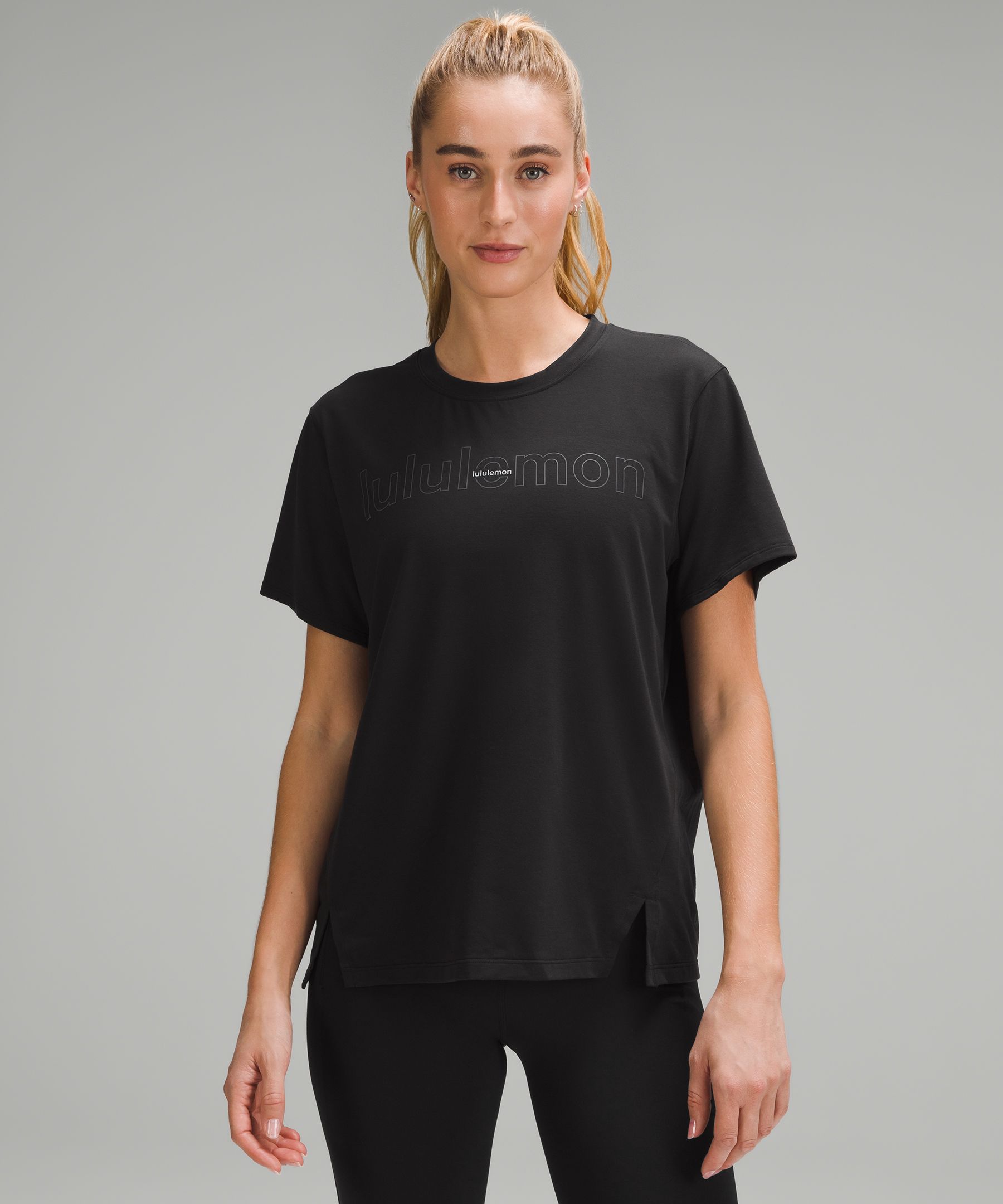 Women's Short Sleeve Shirts & T-Shirts - Loose Fit - Under Armour NZ