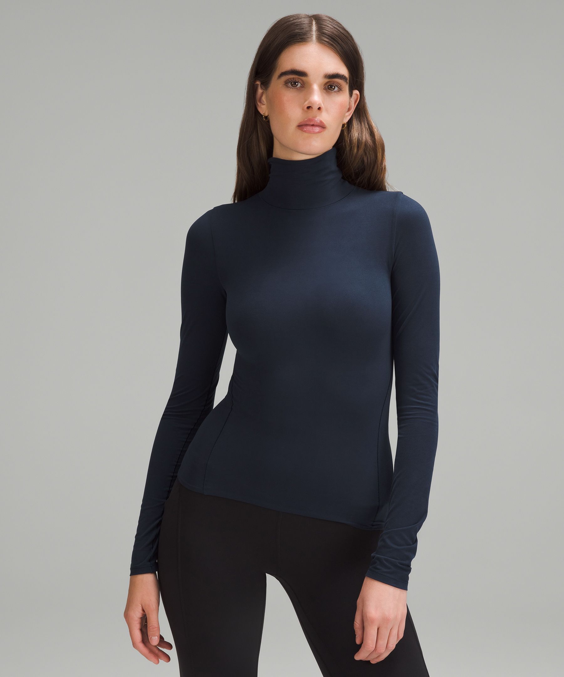 Basic long store sleeve turtleneck