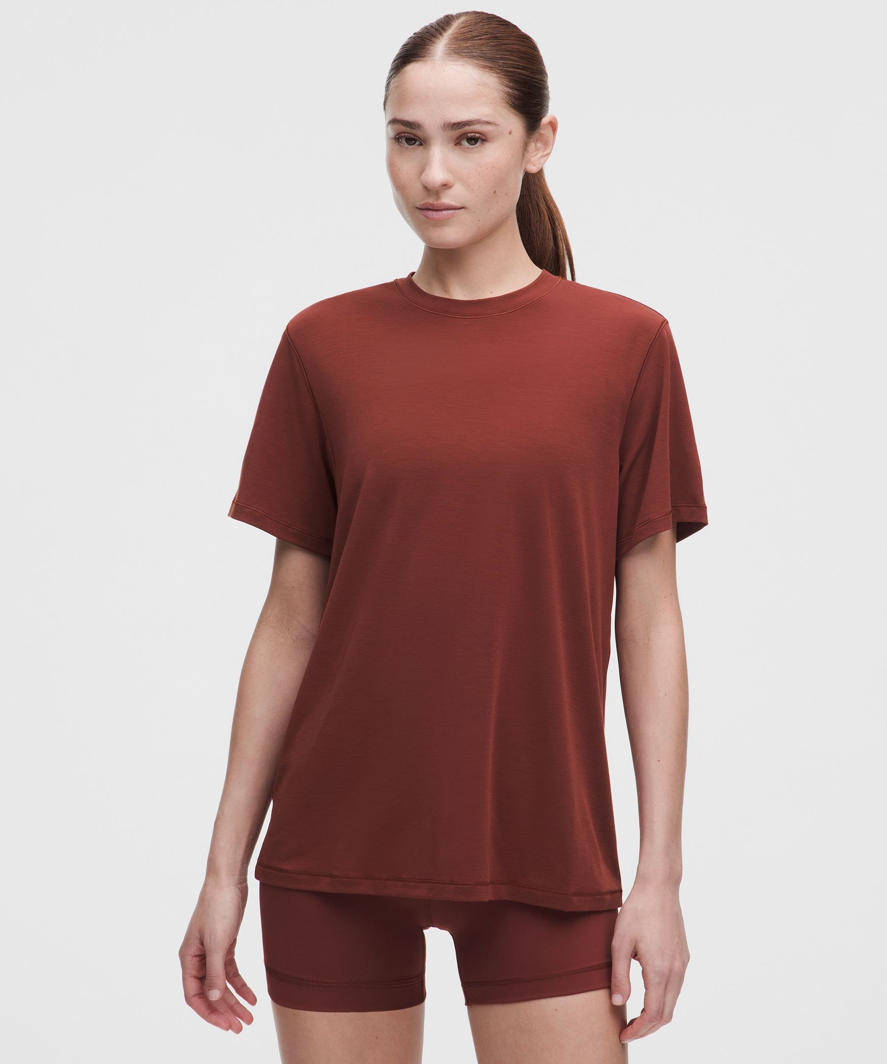 lululemon – Women’s Jersey Training Short-Sleeve Shirt – Color Red – Size 4