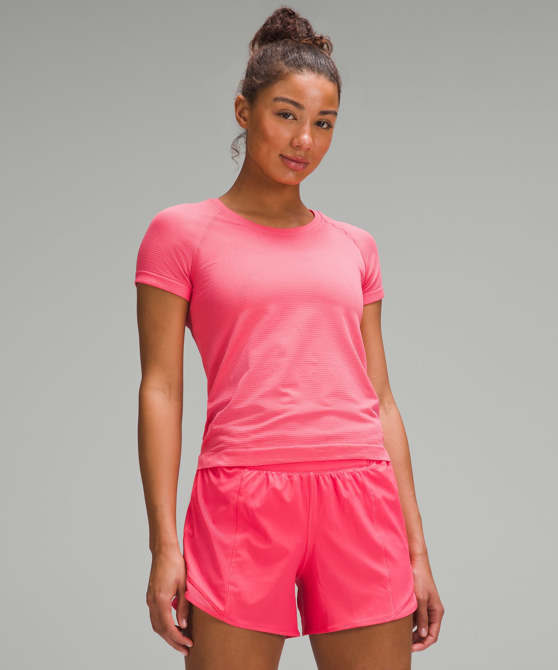 Size 4 - Lululemon Swiftly Tech Short Sleeve Crew – Your Next Gem