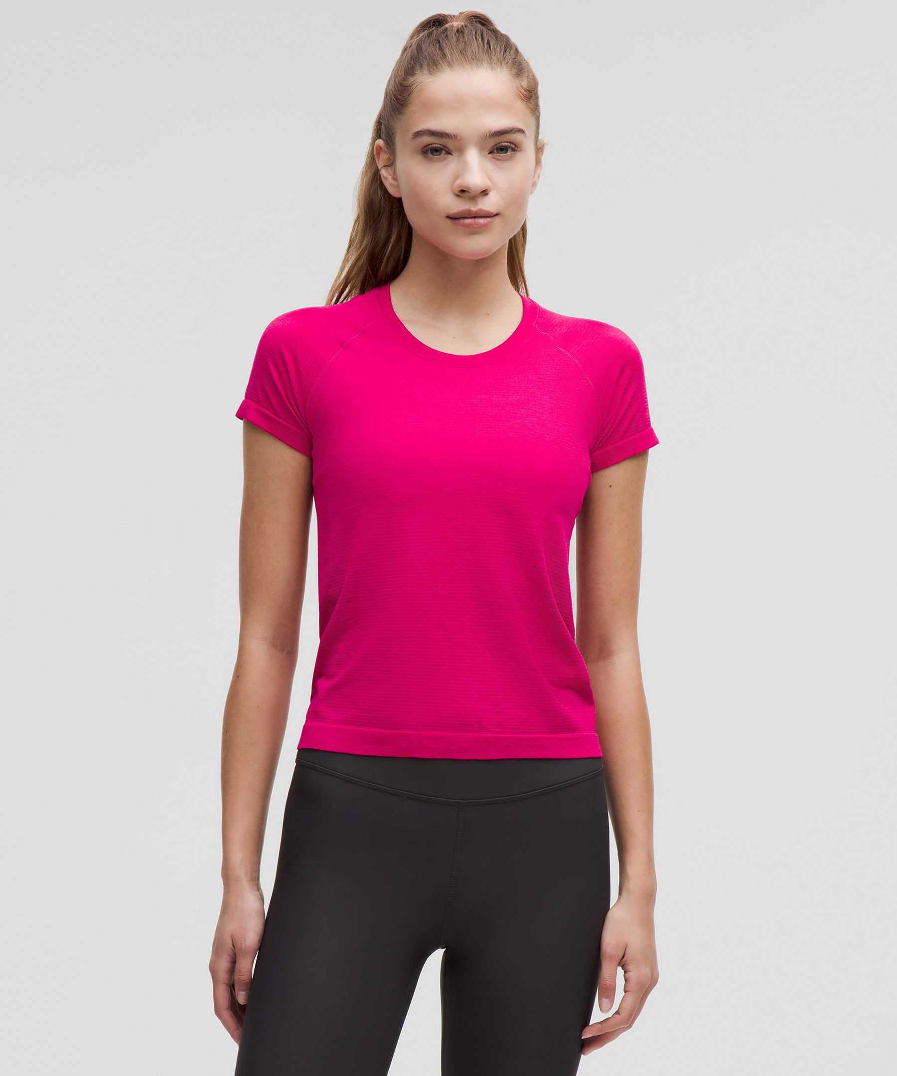 Swiftly Tech Short-Sleeve Shirt 2.0 Waist Length - Pink