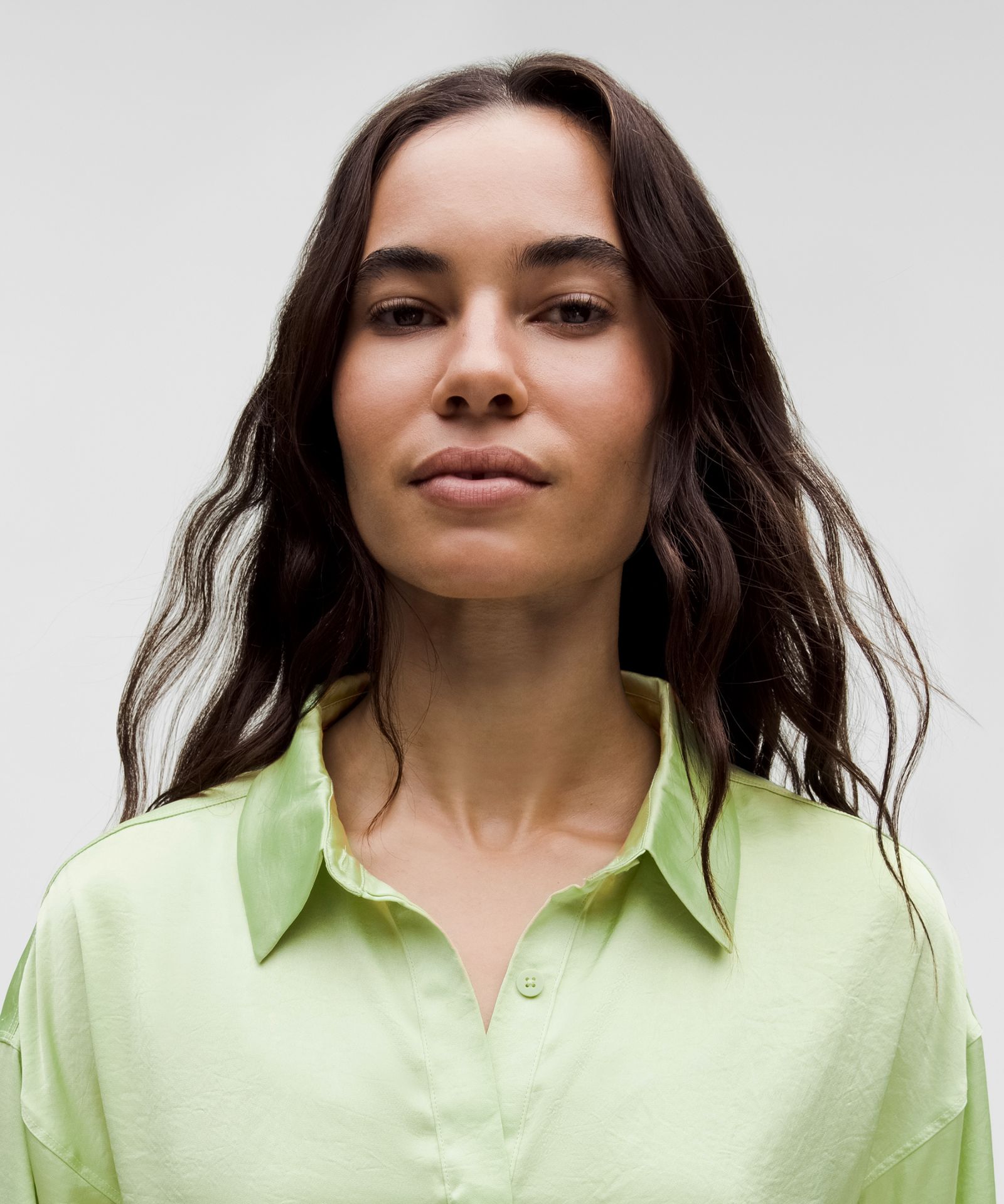 Lululemon Logo Bead Satin Collared Long-Sleeve Shirt — фото 4
