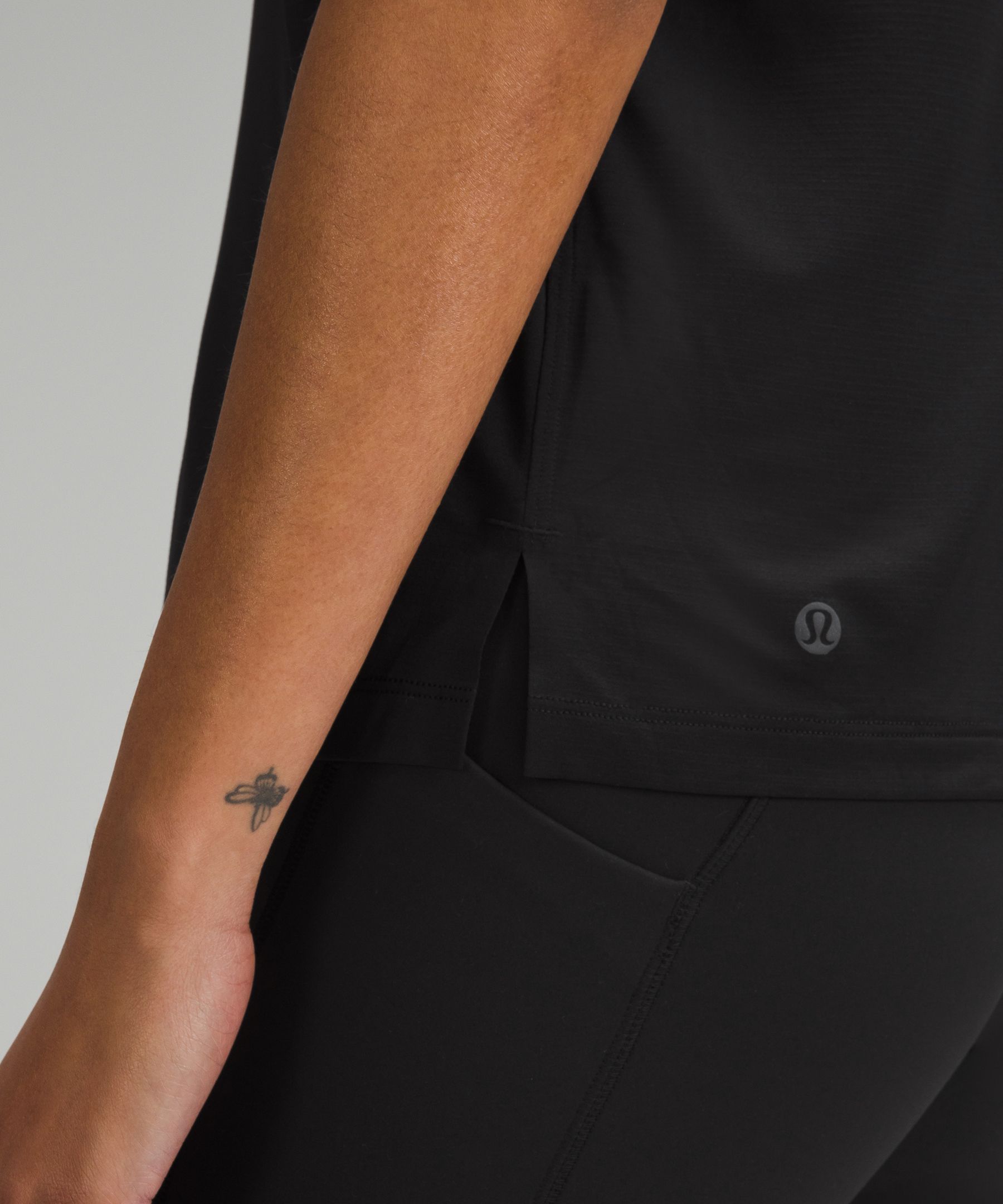 lululemon athletica Ultralight Hip-length Tank Top - Color Black - Size 0