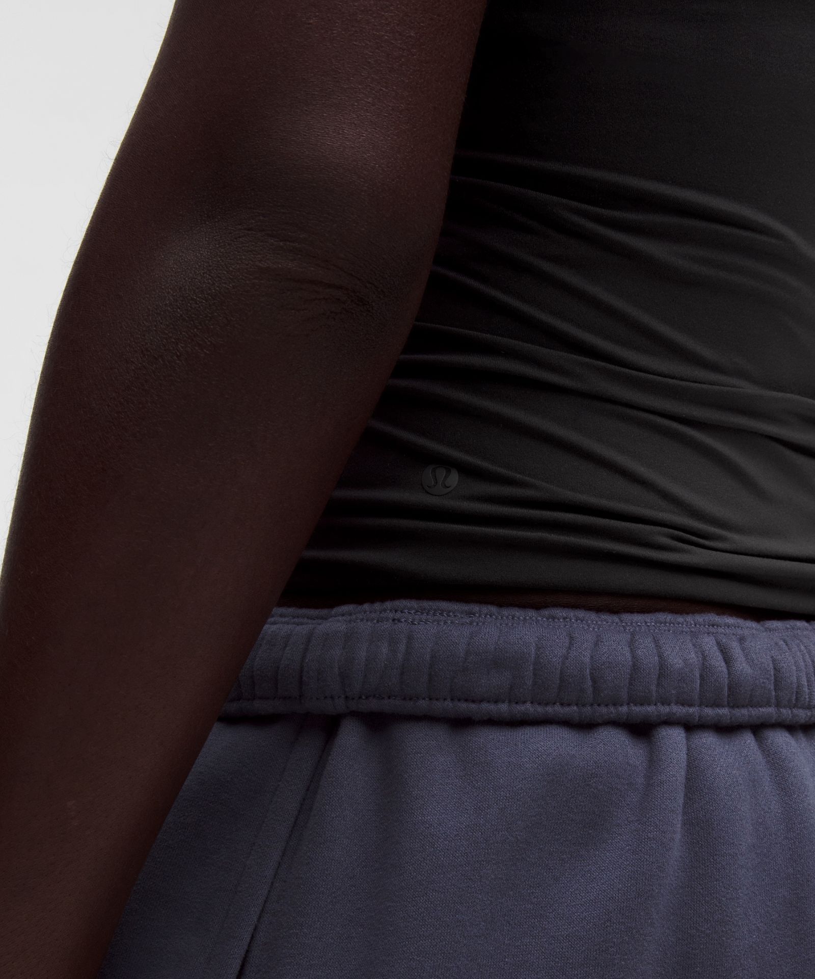 Женский лонгслив Lululemon Wundermost Nulu с круглым вырезом — фото 5