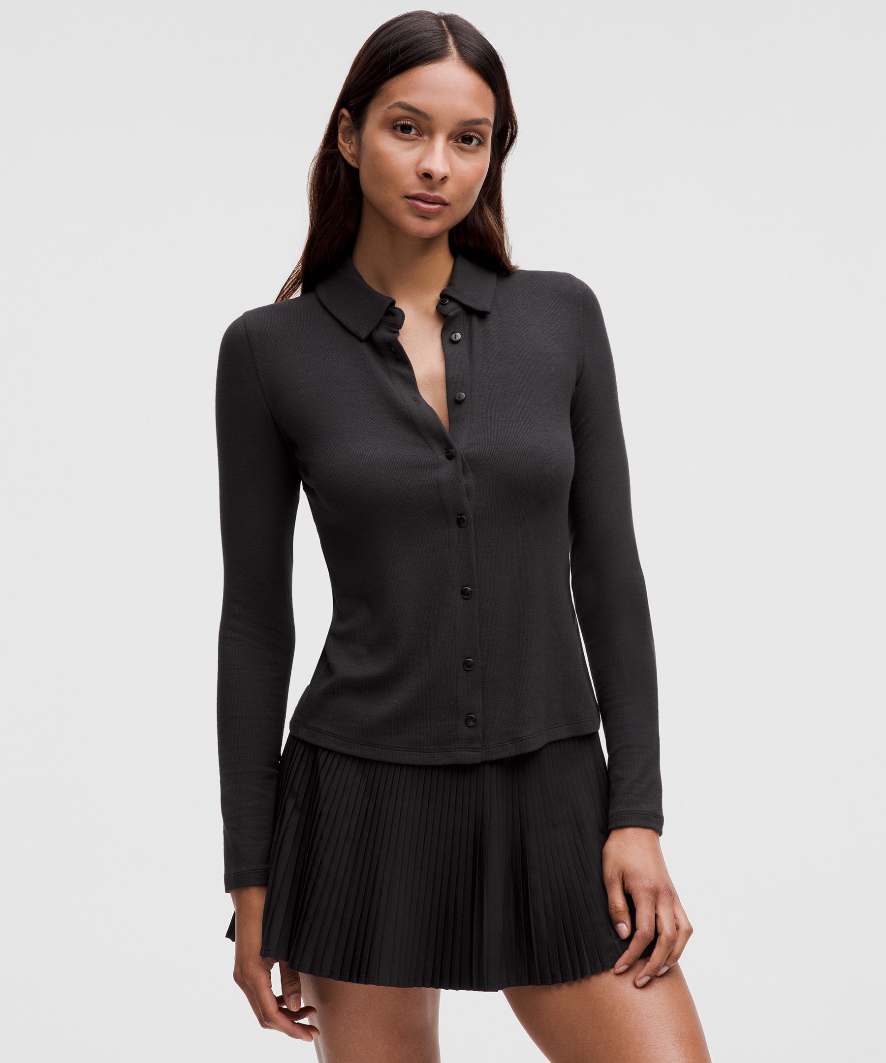 This lightweight button-front long sleeve has just-right stretch, a soft, second-skin fit, and a pol