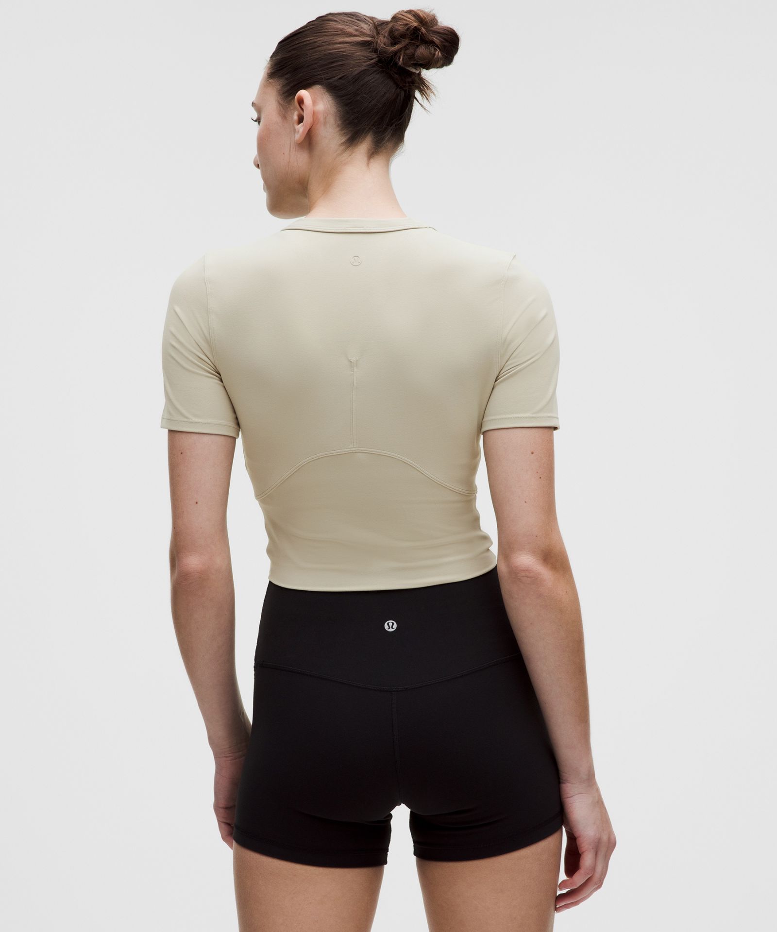 Lululemon Cropped Nulu Twist-Hem Short-Sleeve Shirt — фото 3