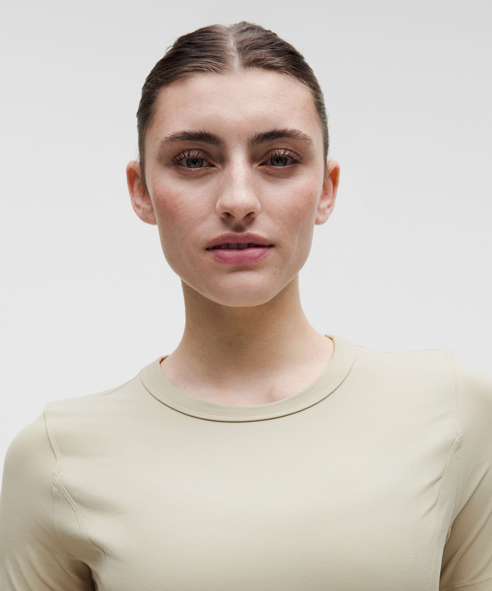 Lululemon Cropped Nulu Twist-Hem Short-Sleeve Shirt — фото 4