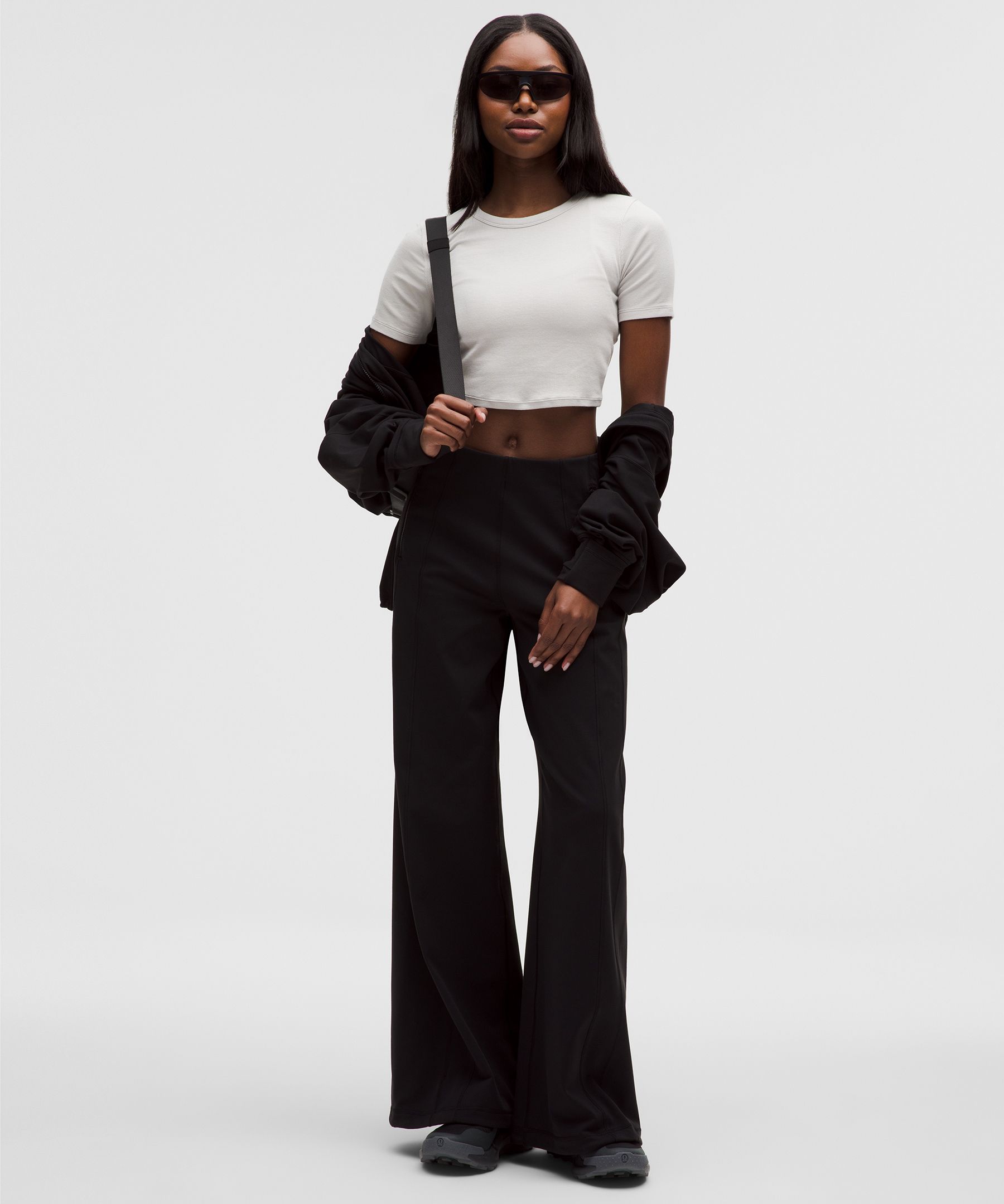 Hold Tight ストレートヘム クロップTシャツ | ショートスリーブ