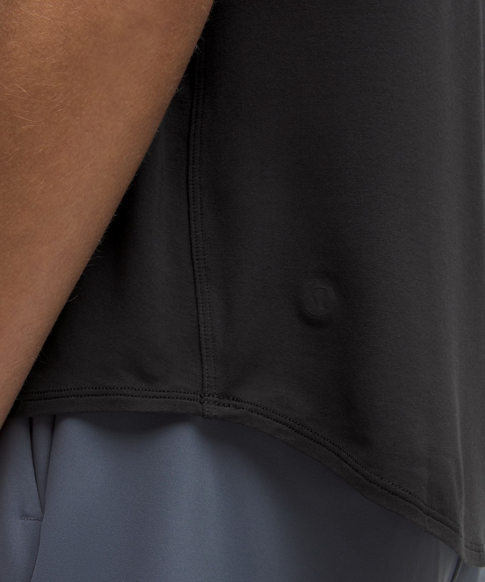 Lululemon Modal-Silk Twist-Back Short-Sleeve Shirt — фото 5