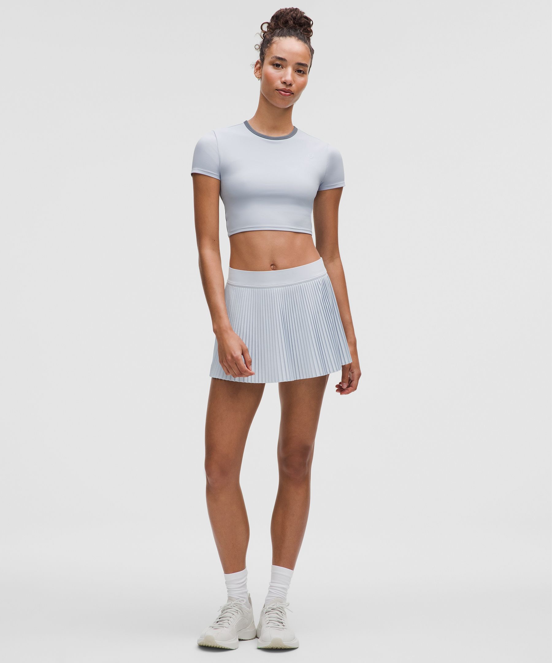 Lululemon Tight-fit Cropped Shelf-bra T-shirt Medium Support, B/c Cup