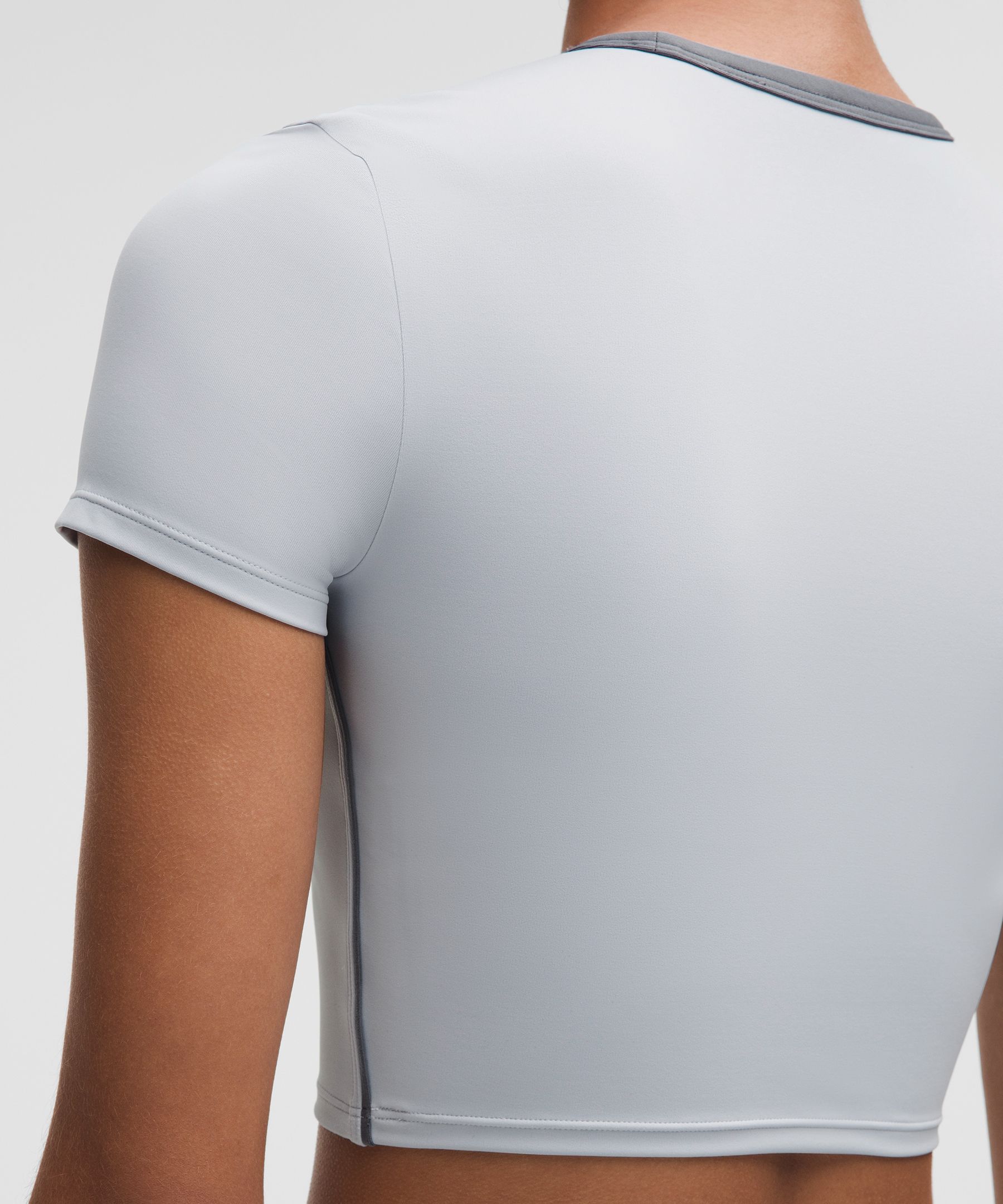 Lululemon Tight-fit Cropped Shelf-bra T-shirt Medium Support, B/c Cup