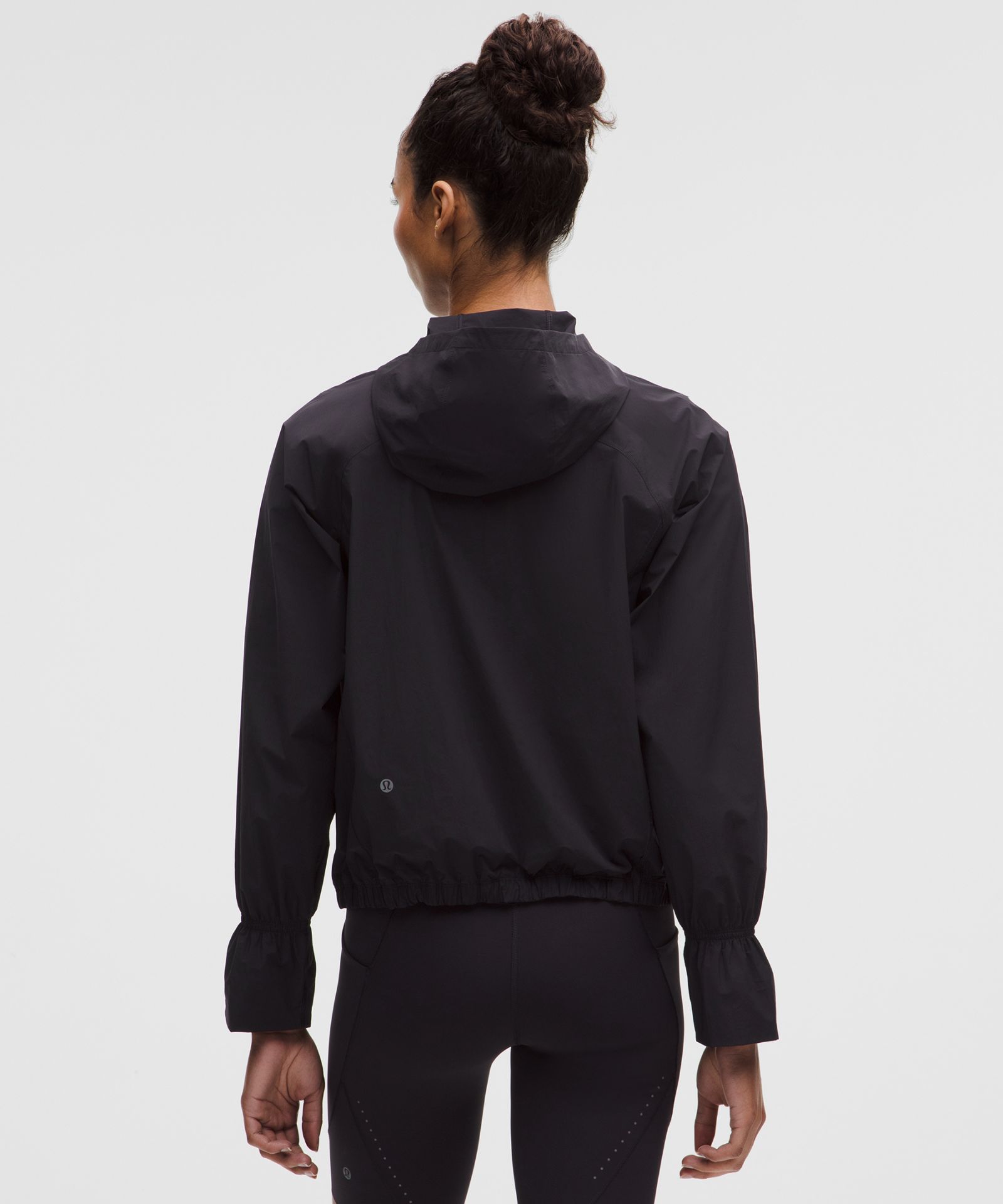 Женская полупрозрачная куртка Lululemon с капюшоном — фото 3