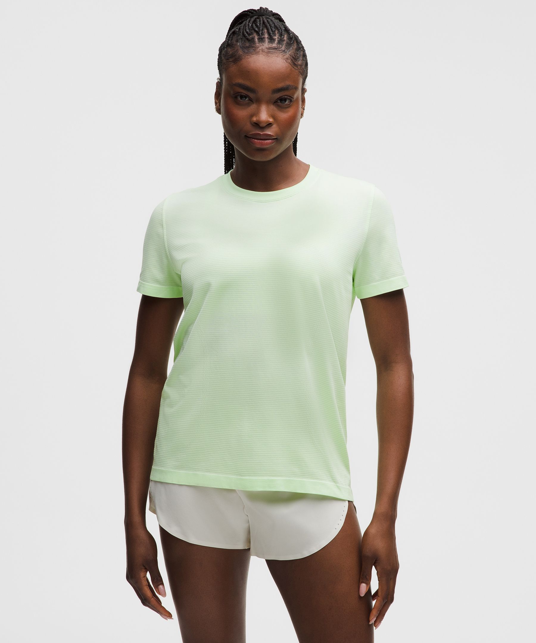 lululemon – Women’s Swiftly Relaxed Short-Sleeve Shirt Hip Length Fit – Color Green – Size 4