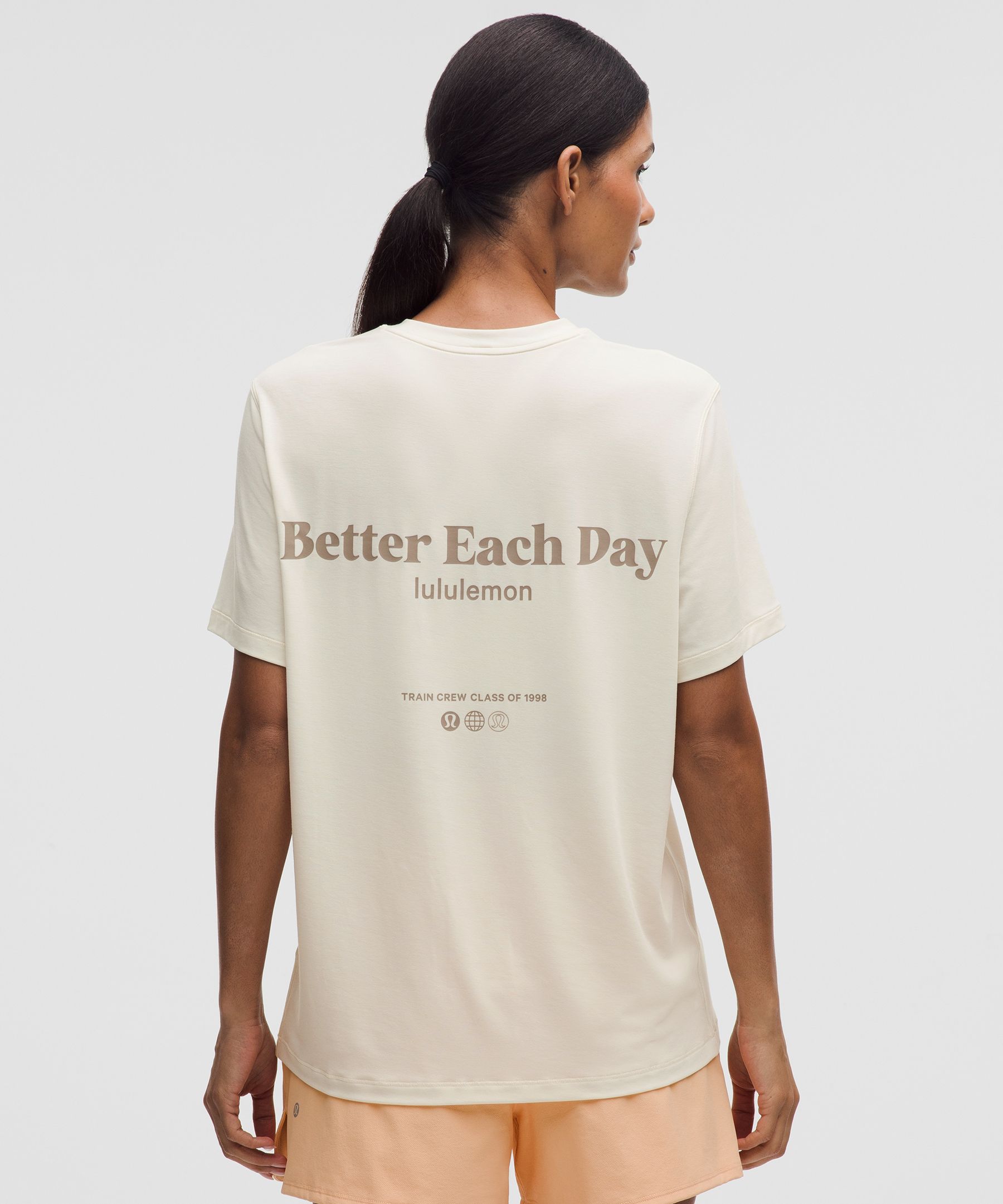 Jersey Training Short-Sleeve Shirt *Graphic | Women's Short Sleeve Shirts & Tee's