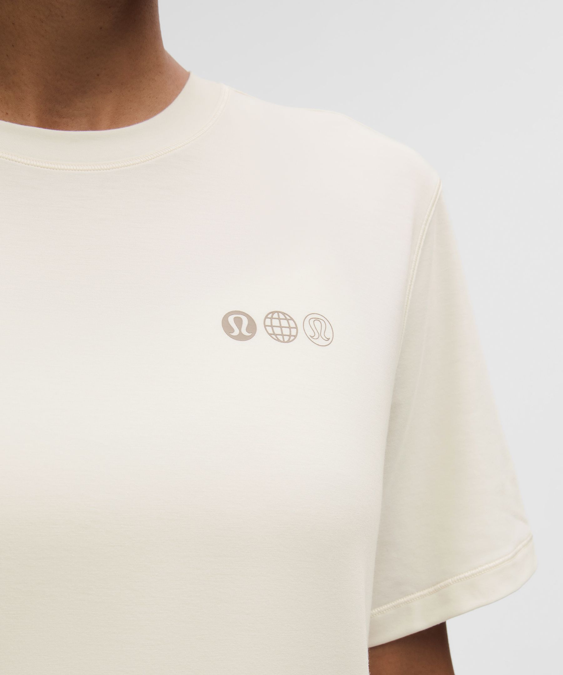 Jersey Training Short-Sleeve Shirt *Graphic | Women's Short Sleeve Shirts & Tee's