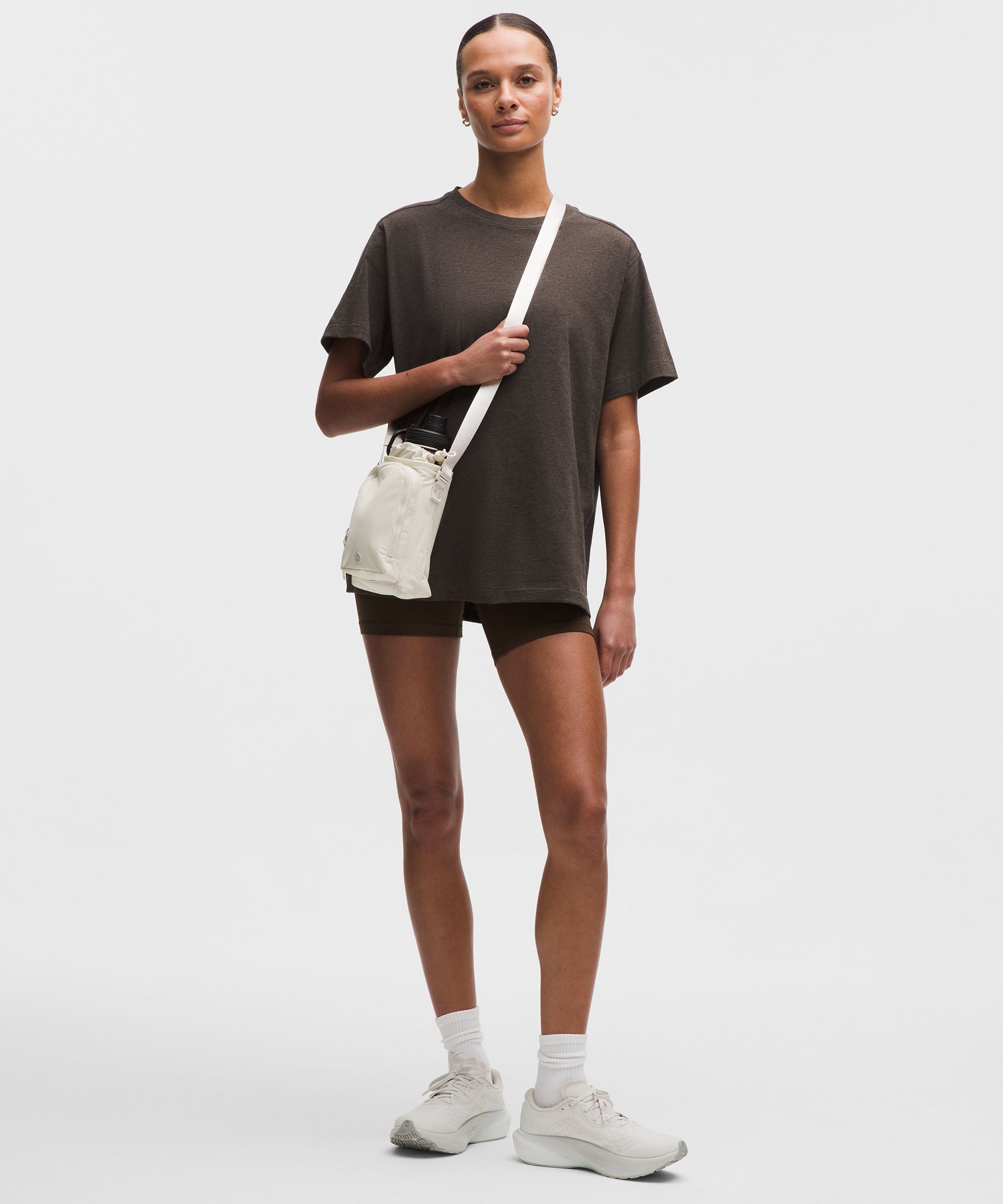 Playera All Yours de algod&oacute;n org&aacute;nico con cuello redondo