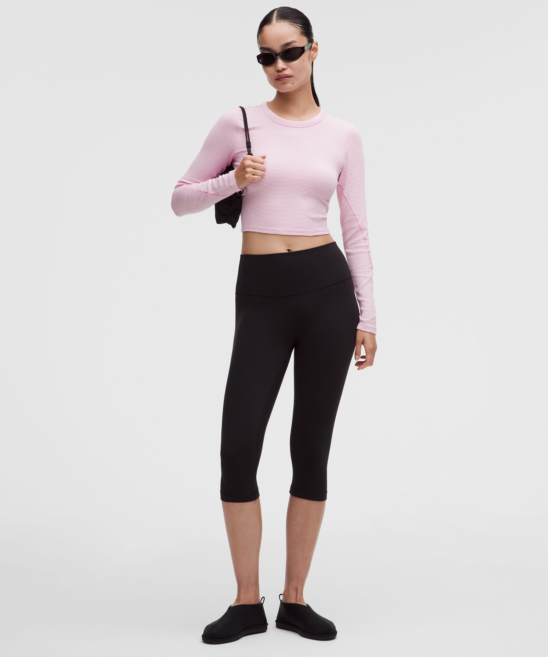 Playera Hold Tight de manga larga con bastilla recta y largo cropped