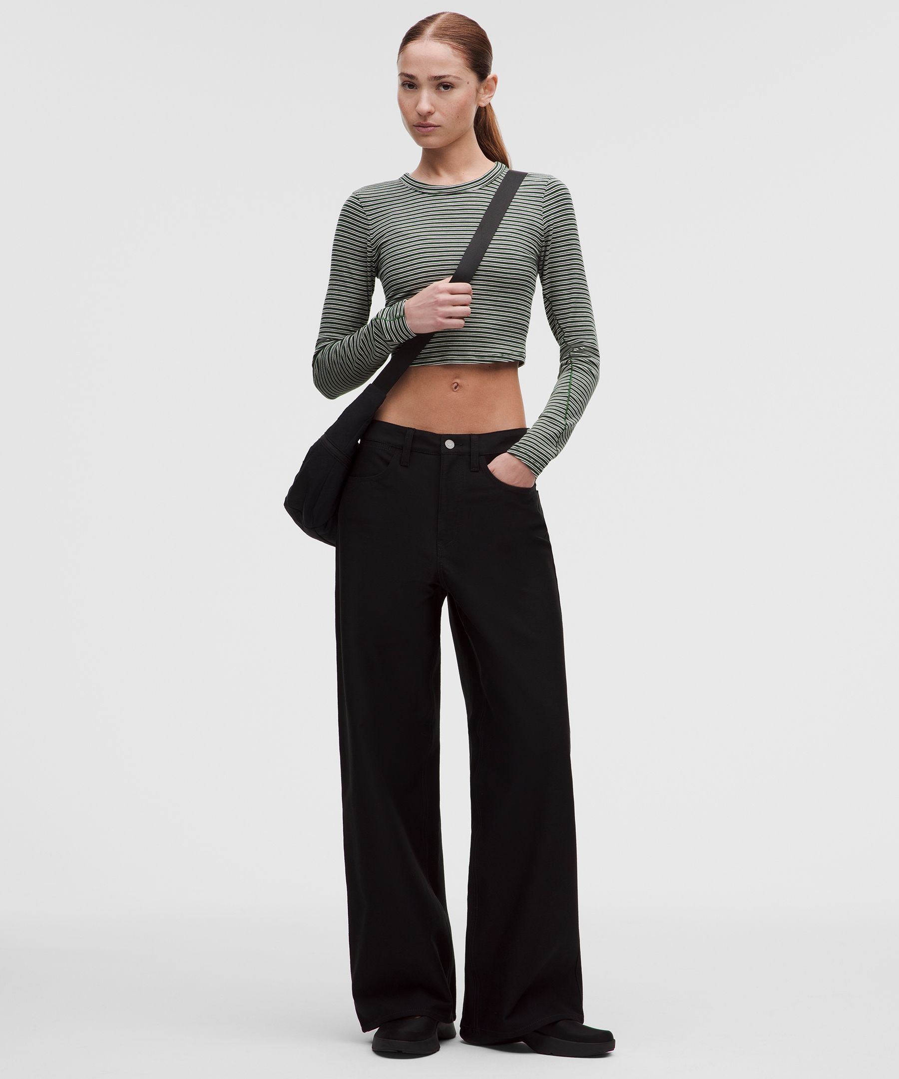 Playera Hold Tight de manga larga con bastilla recta y largo cropped