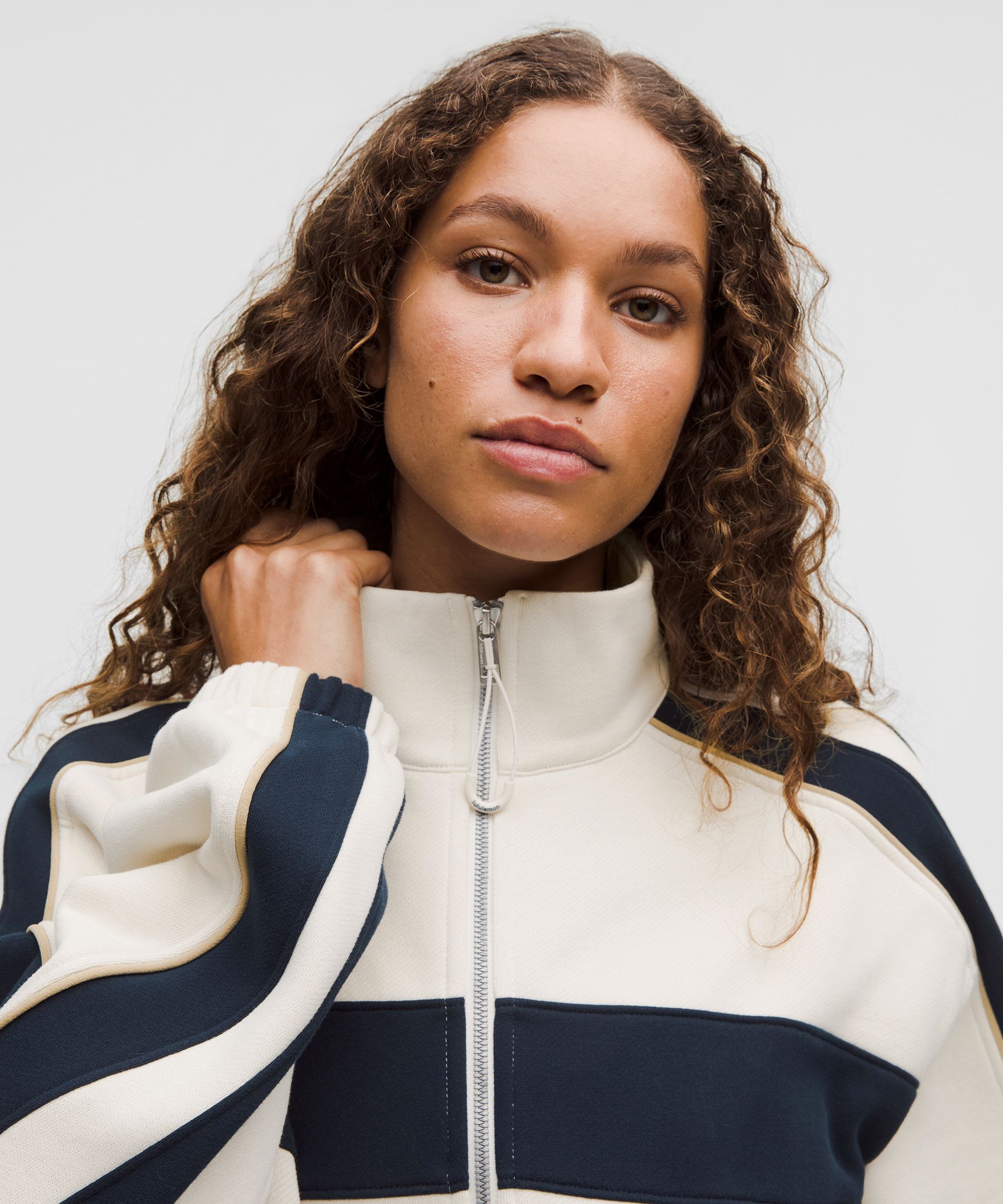 Sudadera de corte holgado Steady State con cremallera completa y cuello chimenea para mujer *Rayas
