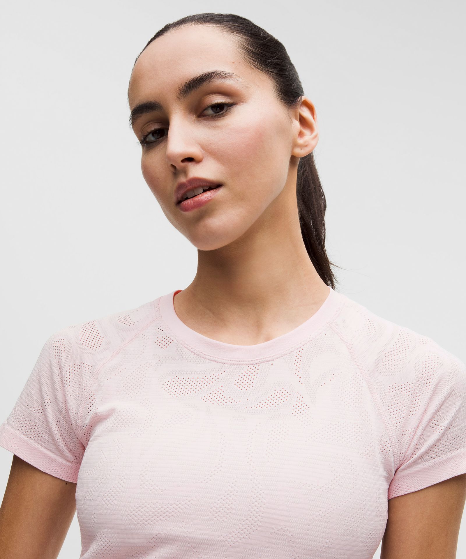 Женская футболка Lululemon Swiftly Tech 2.0 с коротким рукавом — фото 4