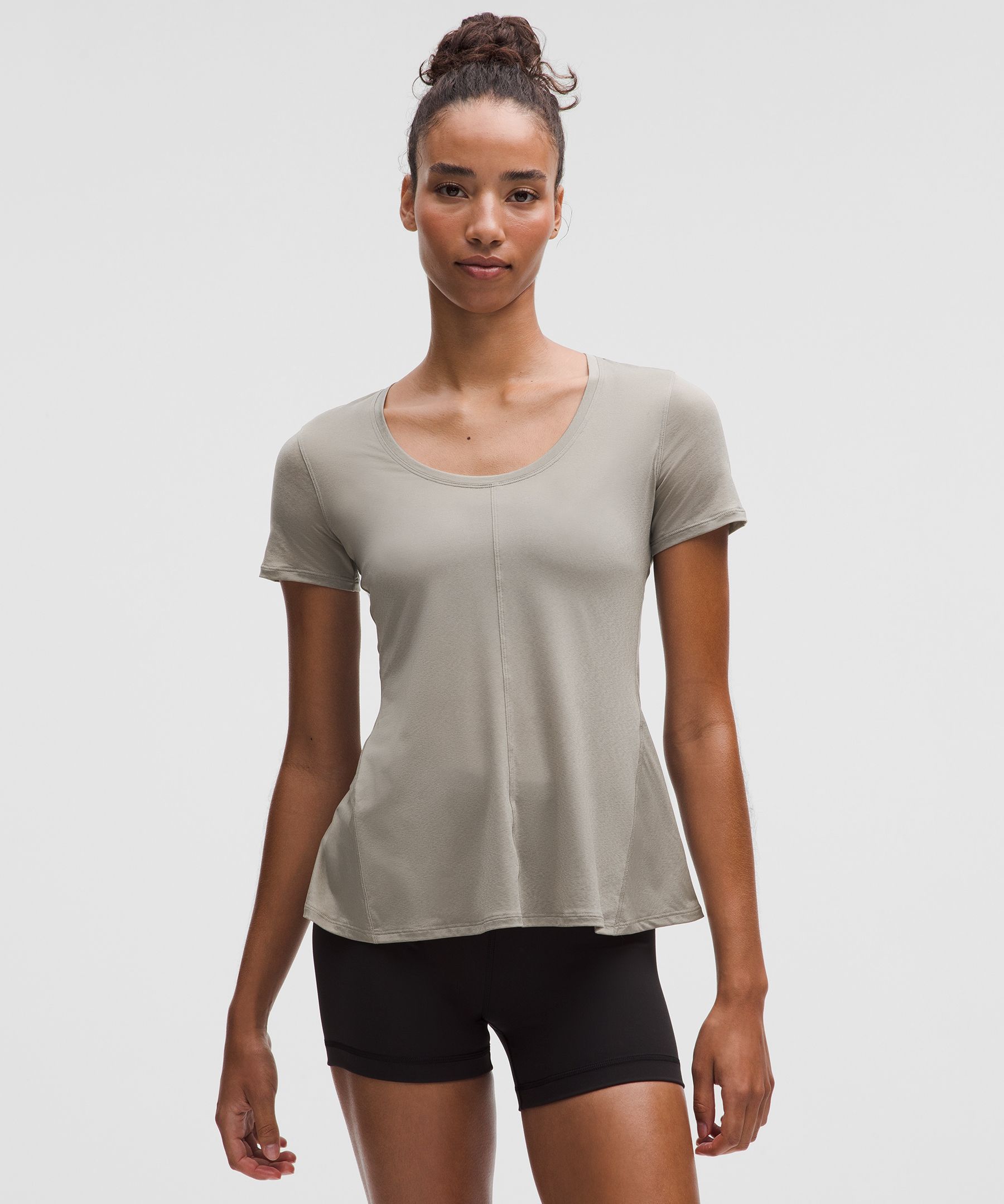 Lightweight Flowy Hem Short-Sleeve Shirt