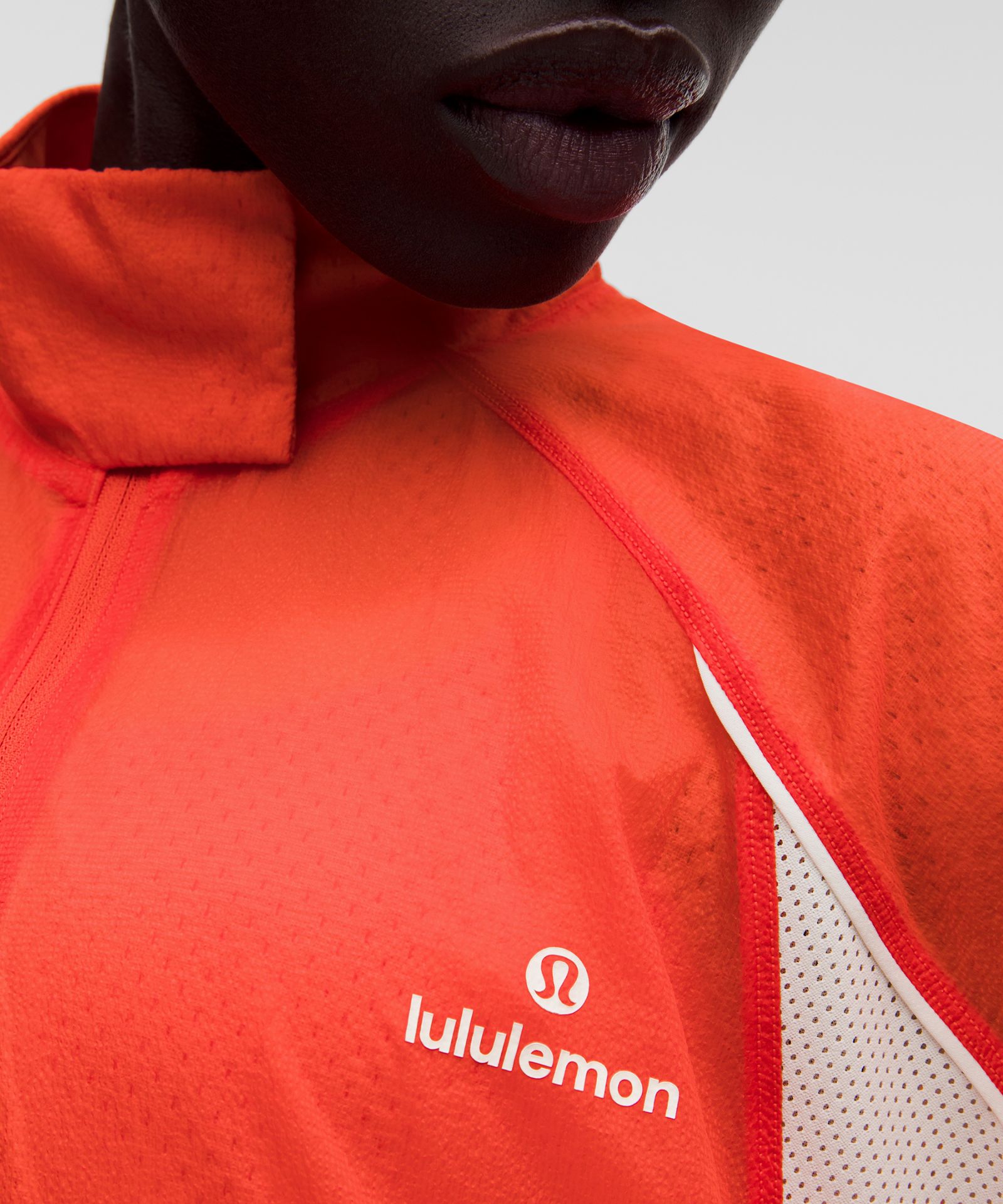 Женская нейлоновая куртка Lululemon License to Train — фото 7